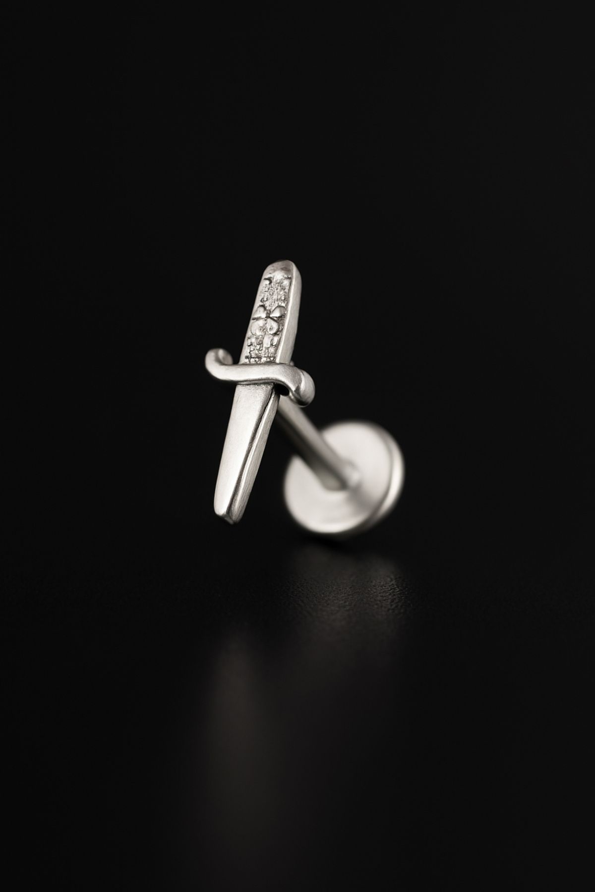 depozoom 316l Cerrahi Çelik Kıkırdak Tragus Ve Tüm Kulak Bölgesine Uygun Zirkon Taş Kılıç Piercing