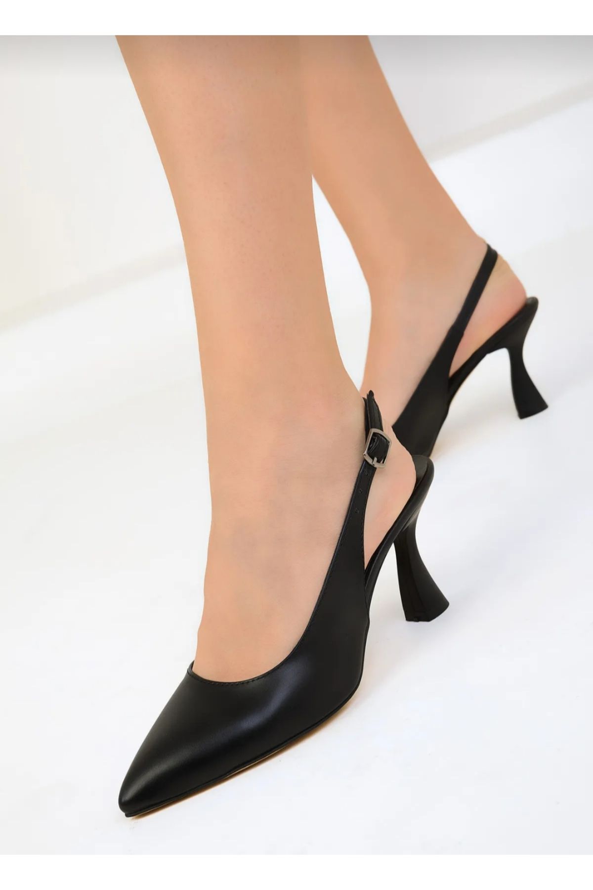 Lİmar Shoes Siyah kadın stiletto topuklu ayakkabı sivri burun,tokali