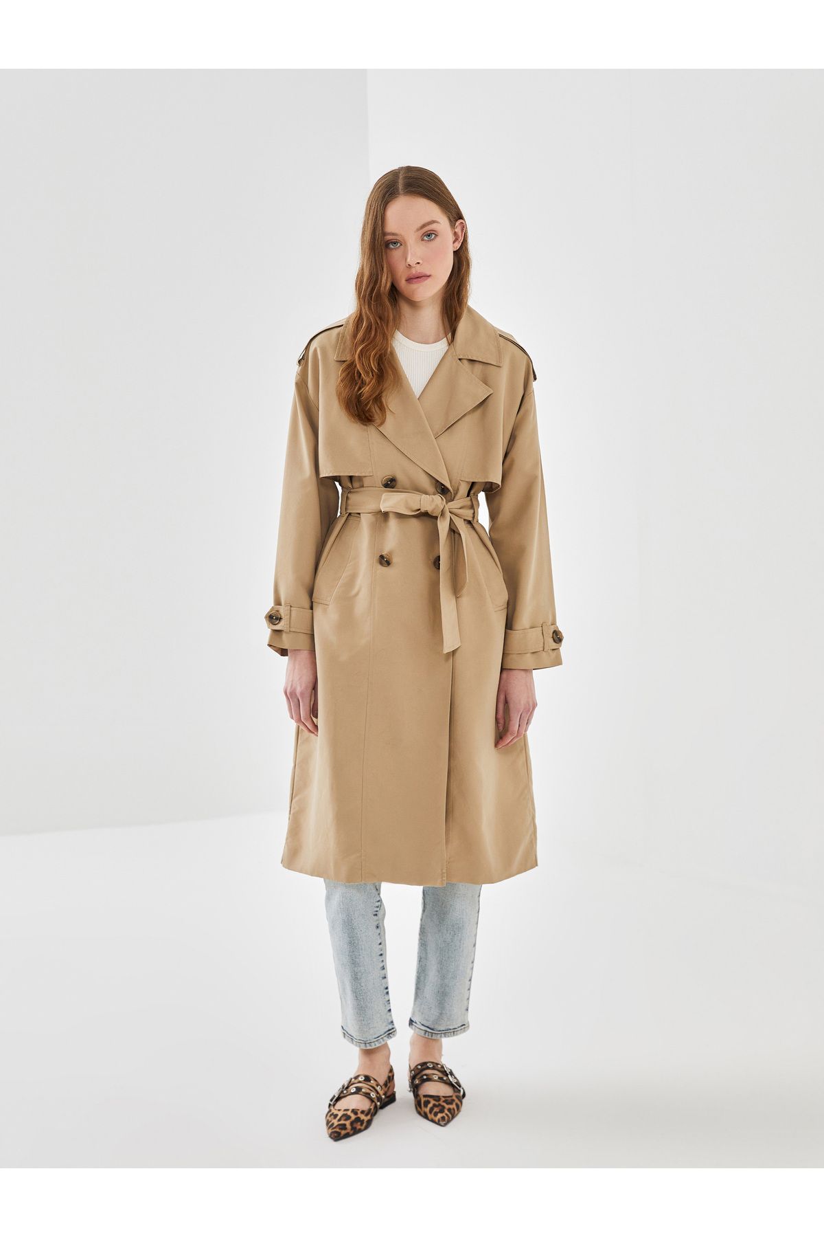 LC Waikiki Ceket Yaka Oversize Kadın Trençkot