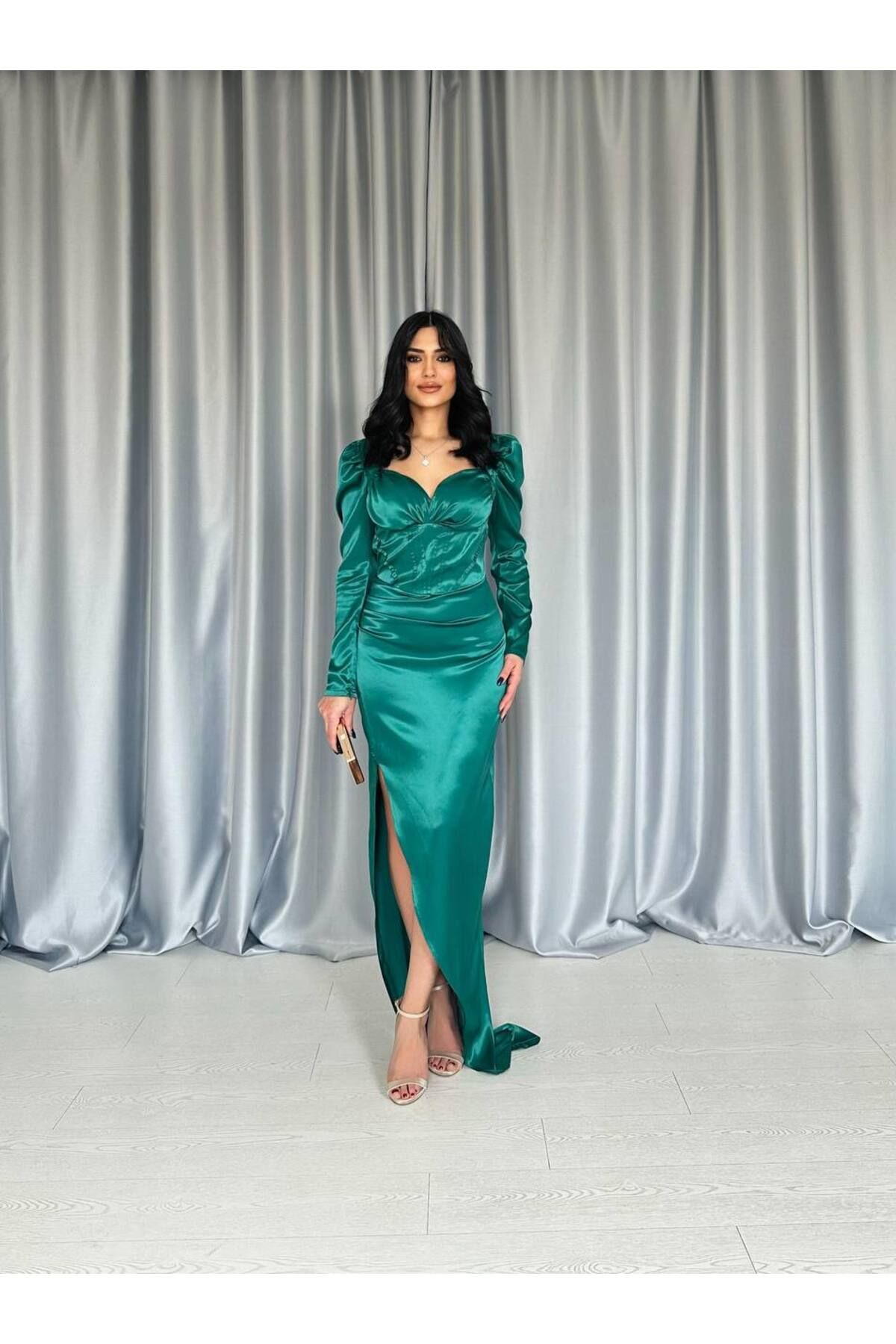 Castivo Fashion Kalp Yaka Drapeli Saten Uzun Kollu Yırtmaçlı Abiye Elbise