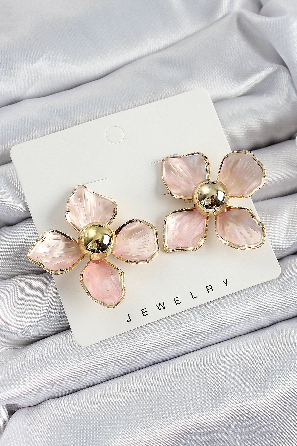 LovelymCo Pirinç Pembe Çiçek Vintage Model Gold Renk Kadın Küpe - Lisinya