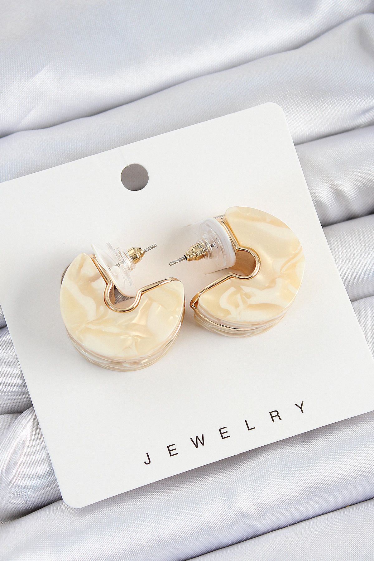 LovelymCo Pirinç Mermer Desenli Vintage Yarım Halka Model Gold Renk Kadın Küpe