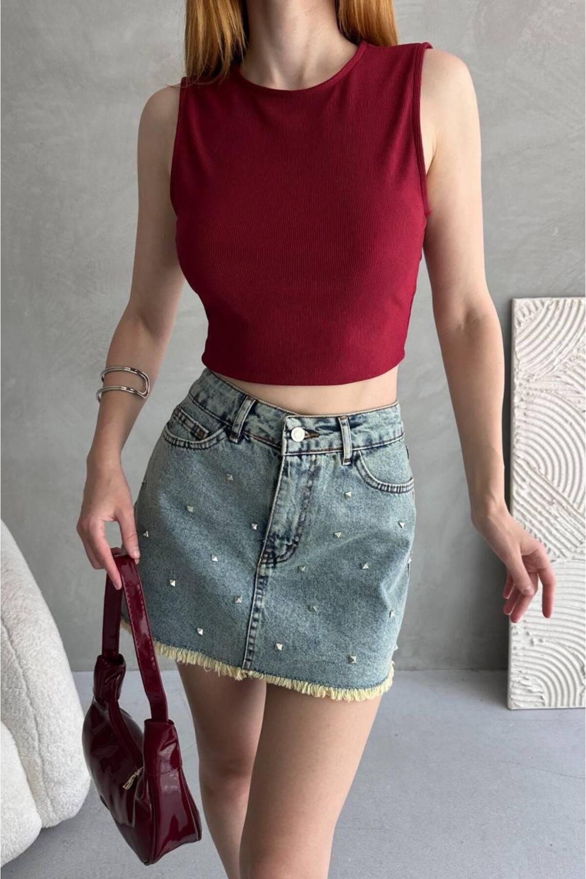 GVN Sırtı Kemer Detaylı Kaşkorse Crop Bluz
