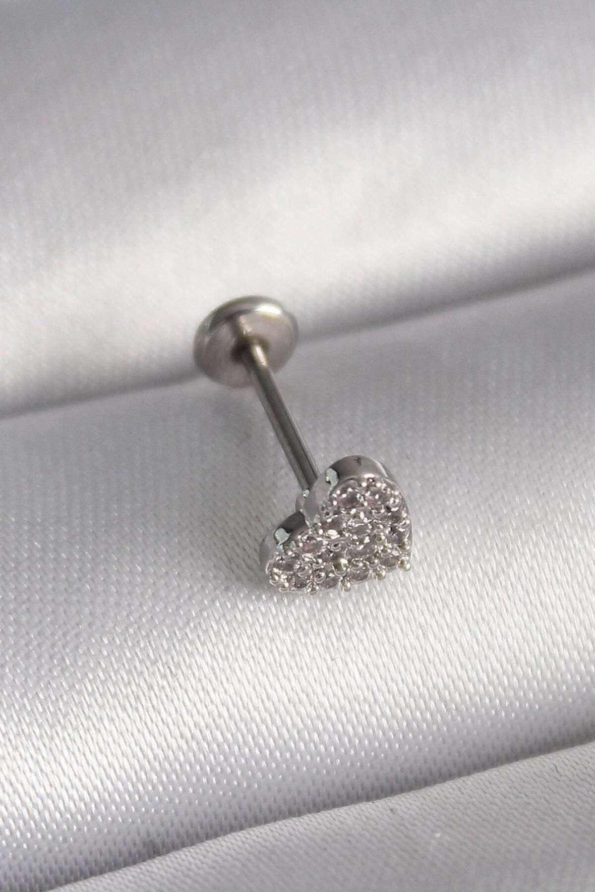 AfraBeauty 316L Çelik Gümüş Renk Zirkon Taşlı Kalp Model Tragus Piercing