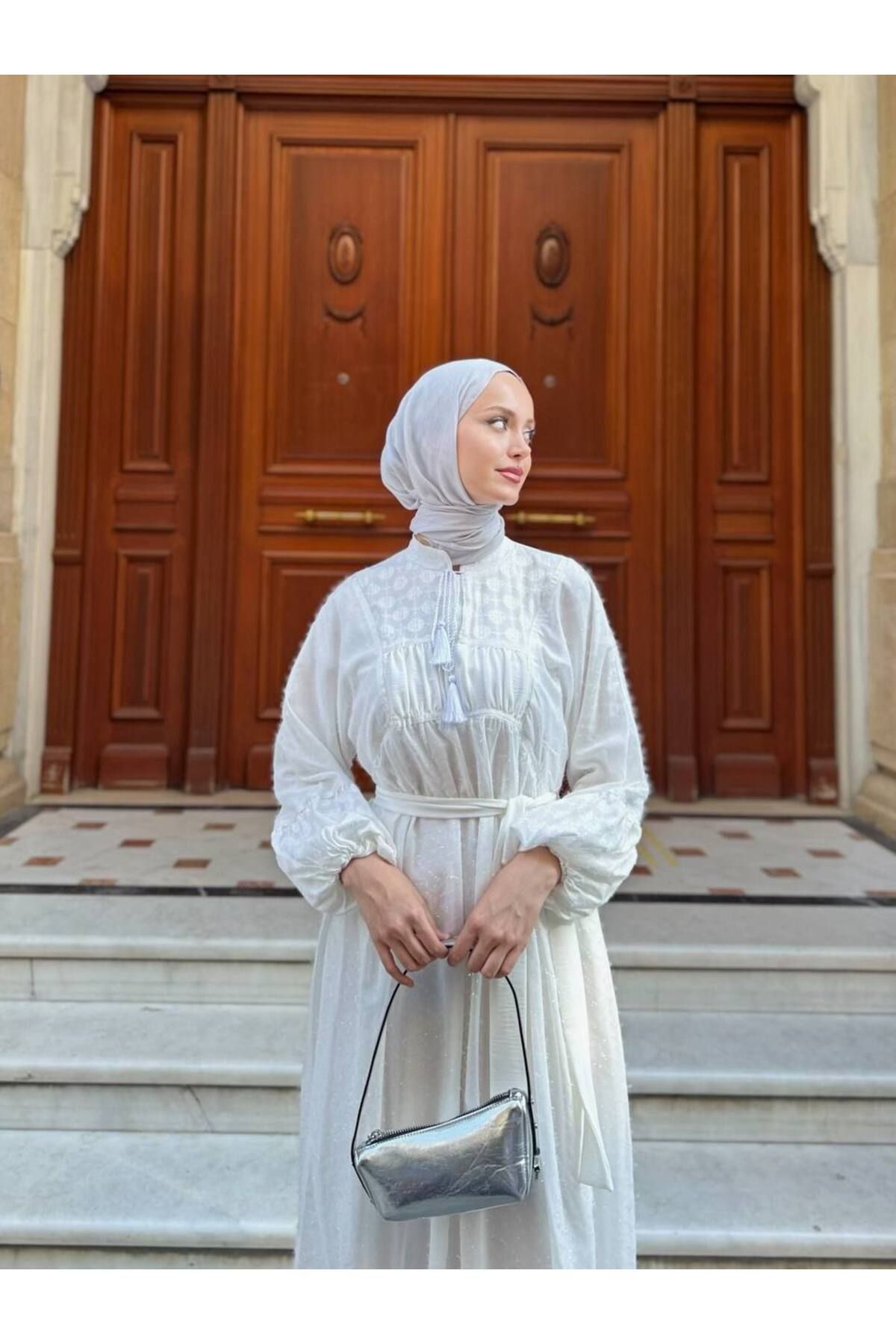 FUSHYA PARLAK TÜYLÜ ŞİFON ELBİSE