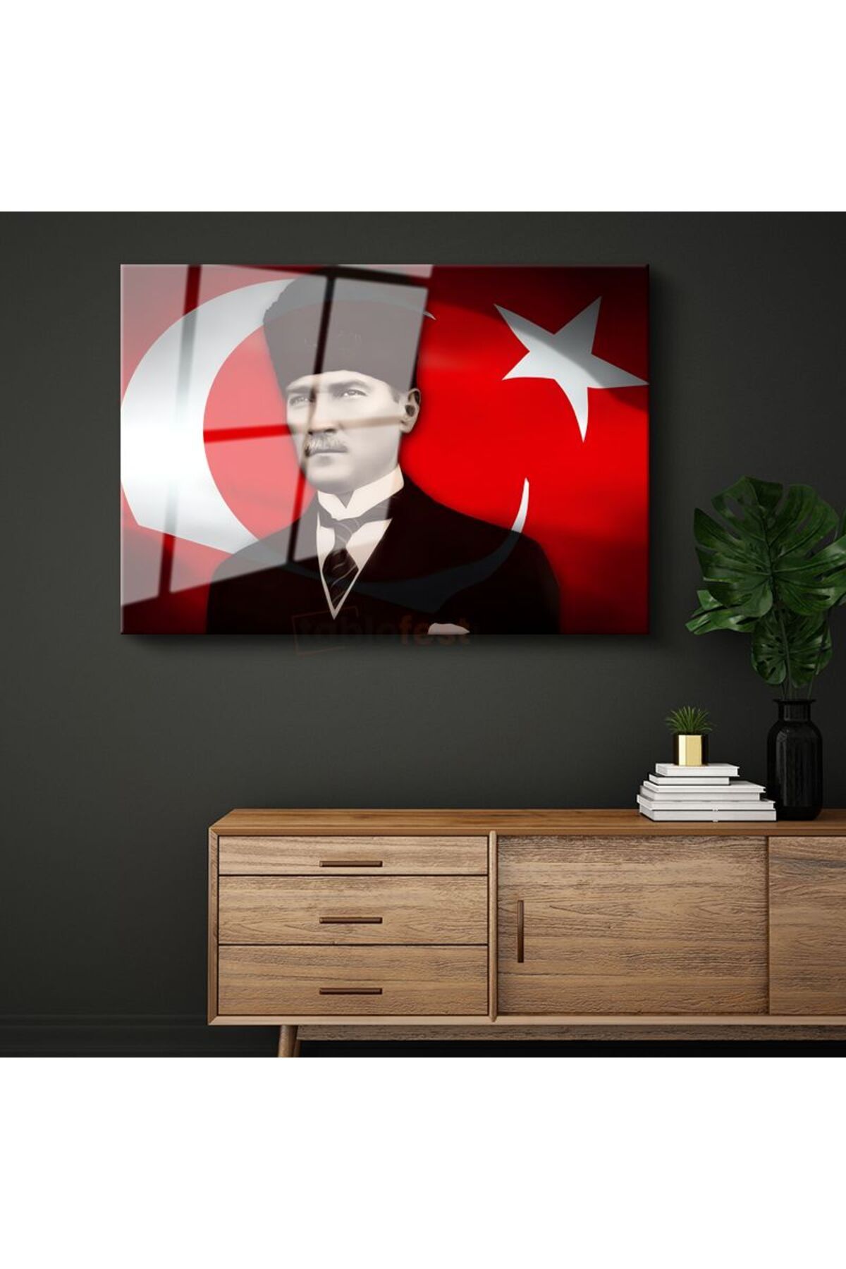 Tablofest Kalpaklı Atatürk - Türk Bayrağı Fonlu Cam Tablo