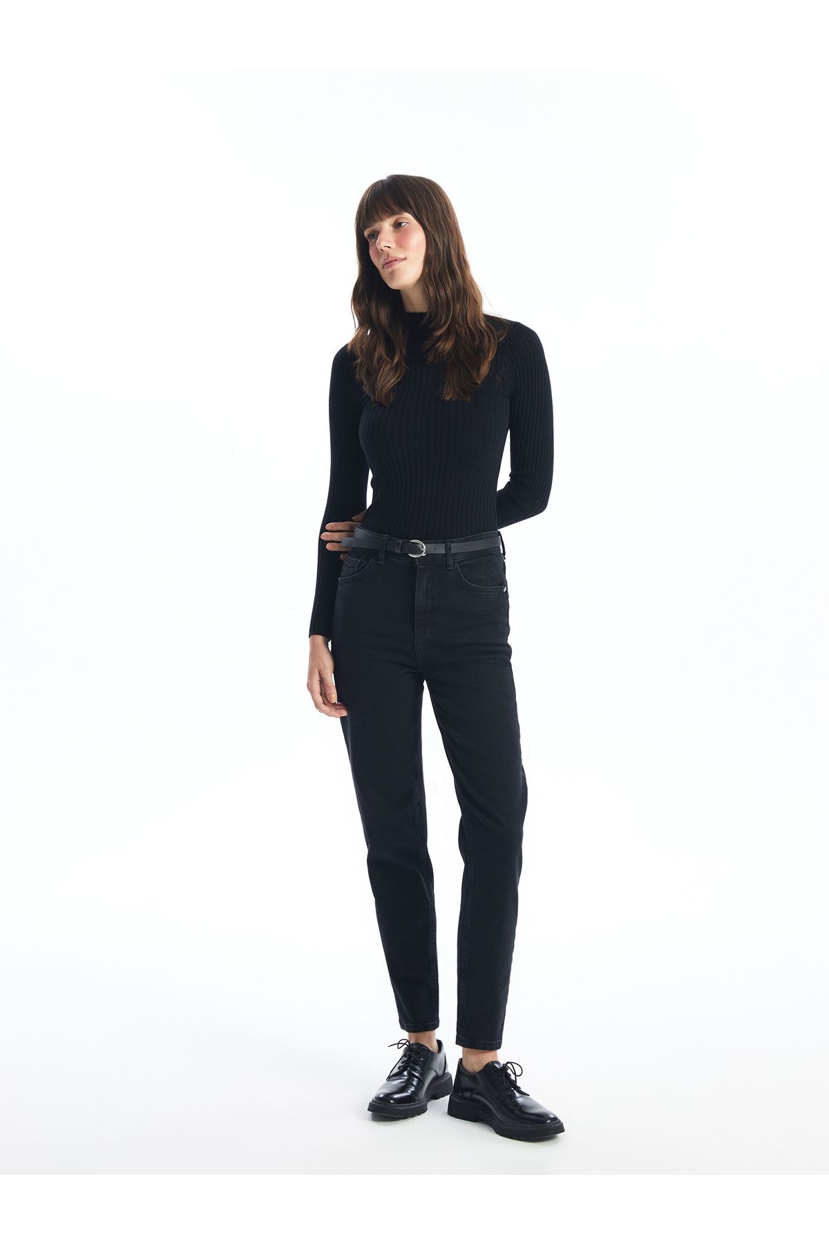 LC Waikiki Beli Kemerli Mom Fit Kadın Jean Pantolon