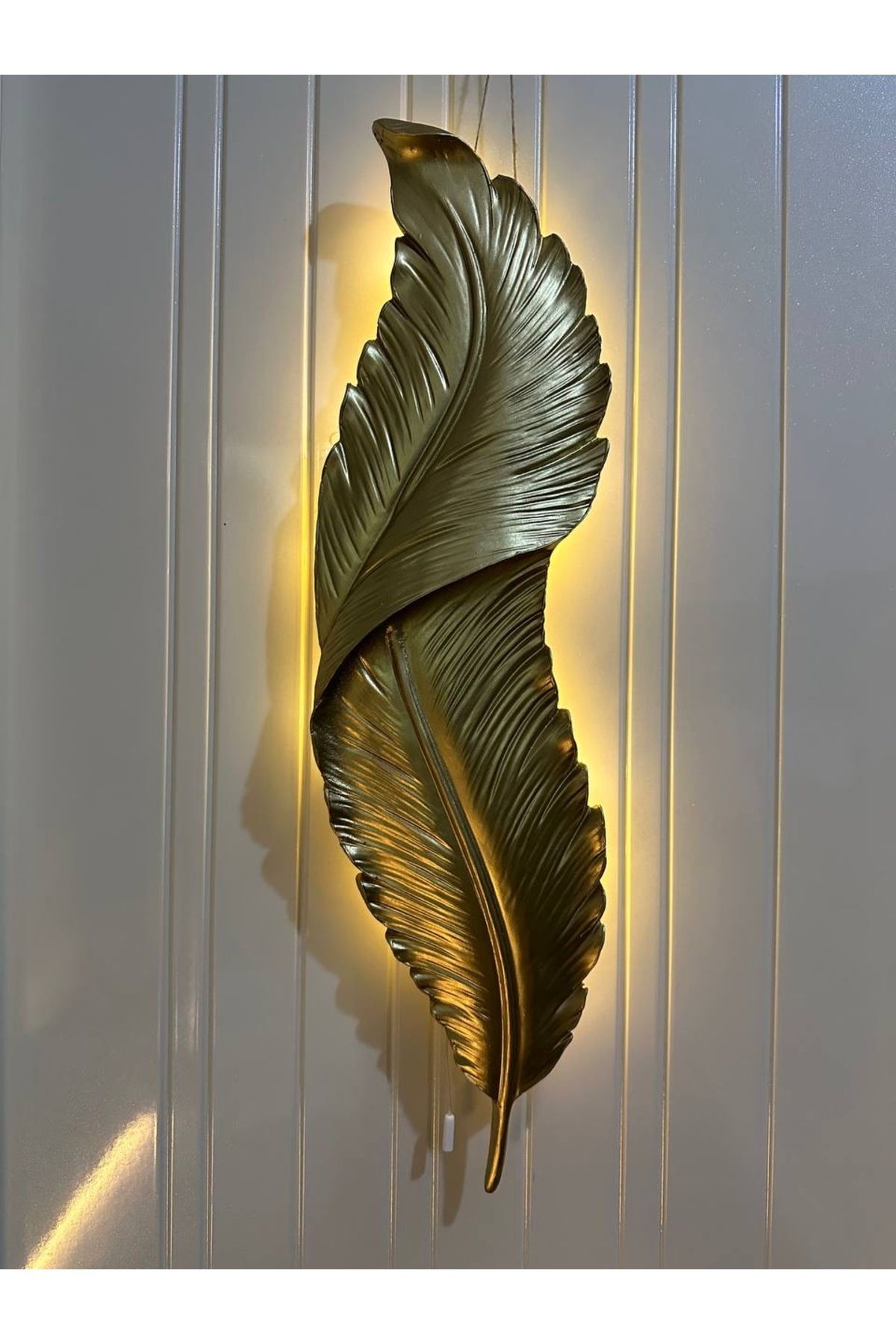 DEKORANLA Yaldız altın tüy şekli dekoratif aplık duvar süsü 60x16 cm, ledli, şık ve şık tasarım