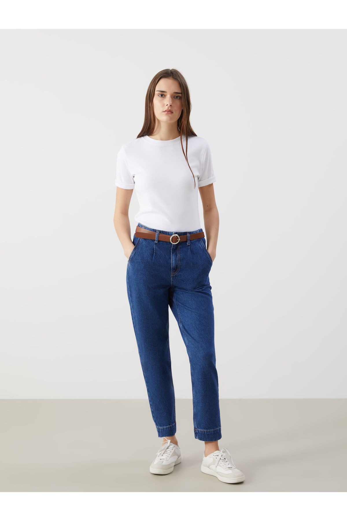 LC Waikiki Beli Kemerli Mom Fit Kadın Jean Pantolon