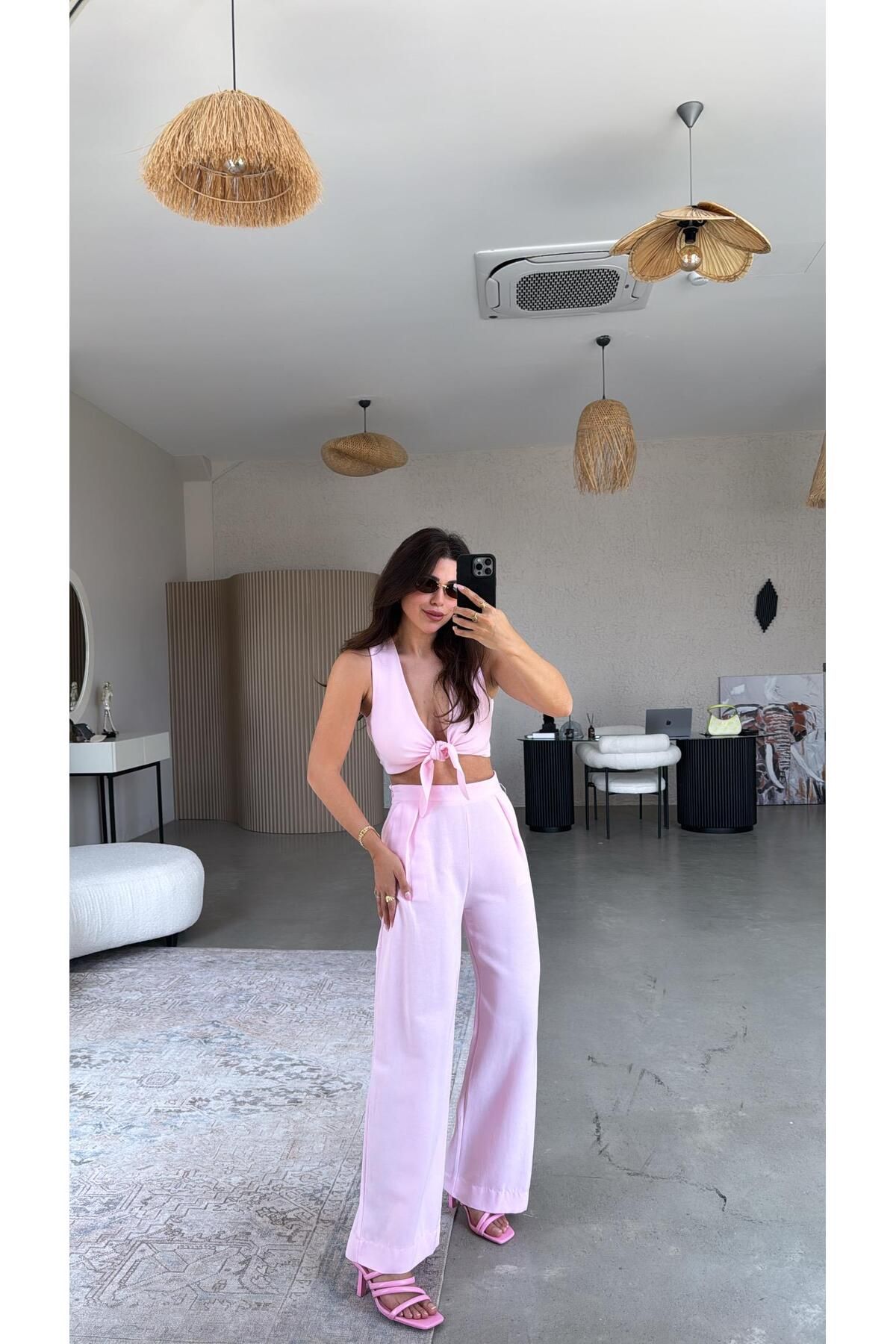 Buket Teke Pembe Keten Bağlamalı Bluzlu Takım
