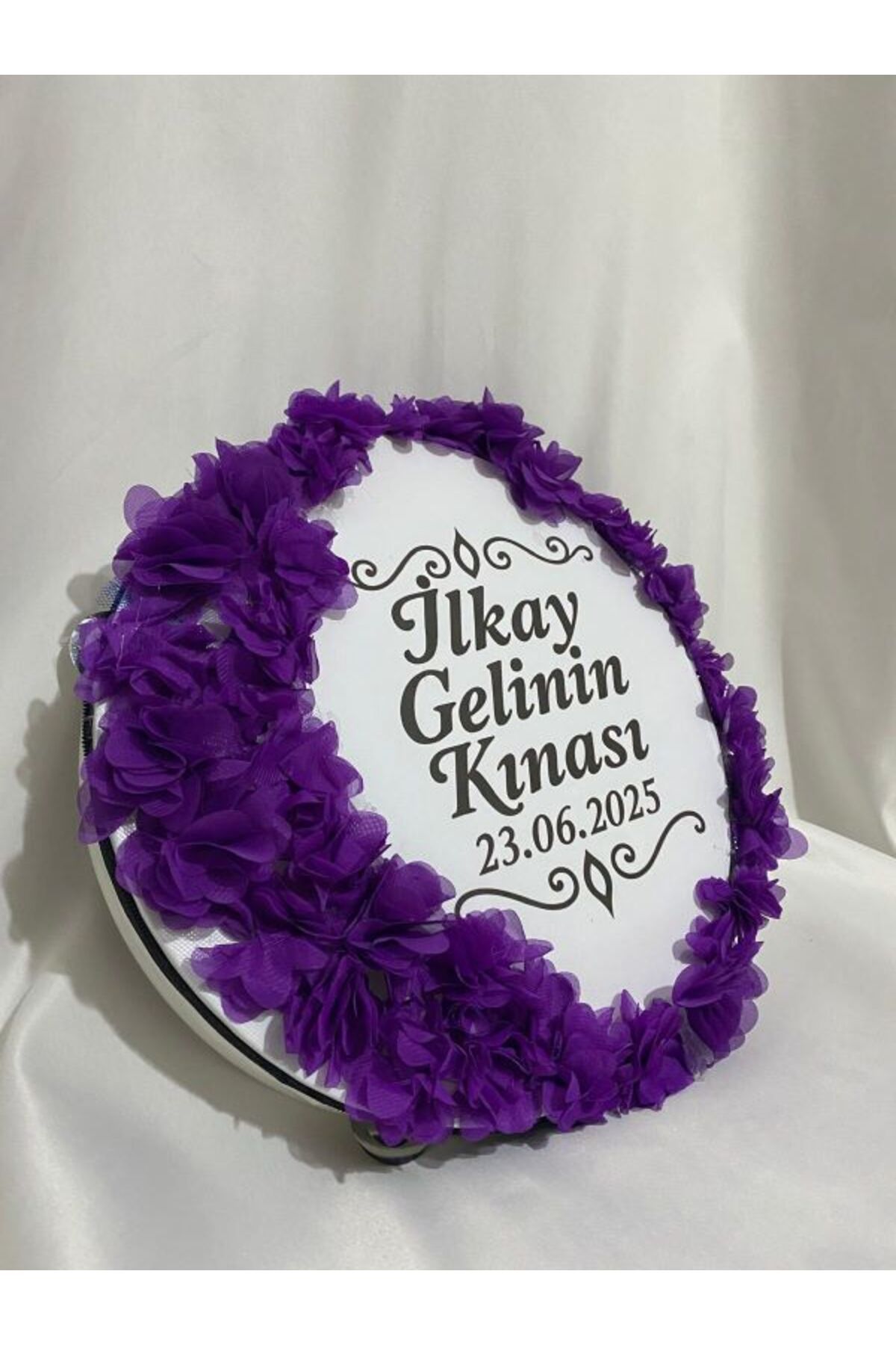 ARHEDİYELİK Gelin Tefi 30cm, İsim ve Tarih Yazılı Yarım Ay Ve Kenar Süslemeli Tasarlanmış Kına Tefi (MOR)