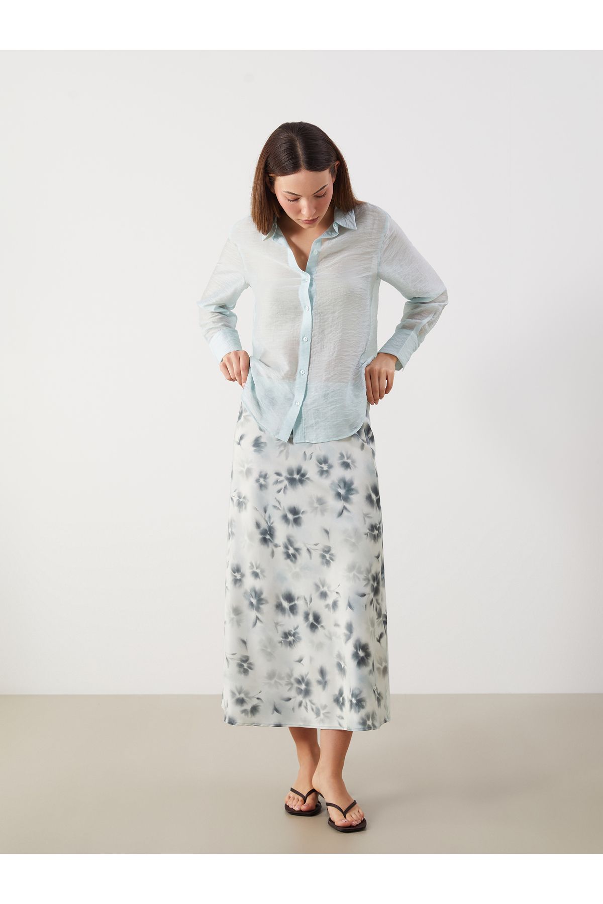 LC Waikiki-Blumiger Satinrock in A-Linie mit elastischem Bund 1