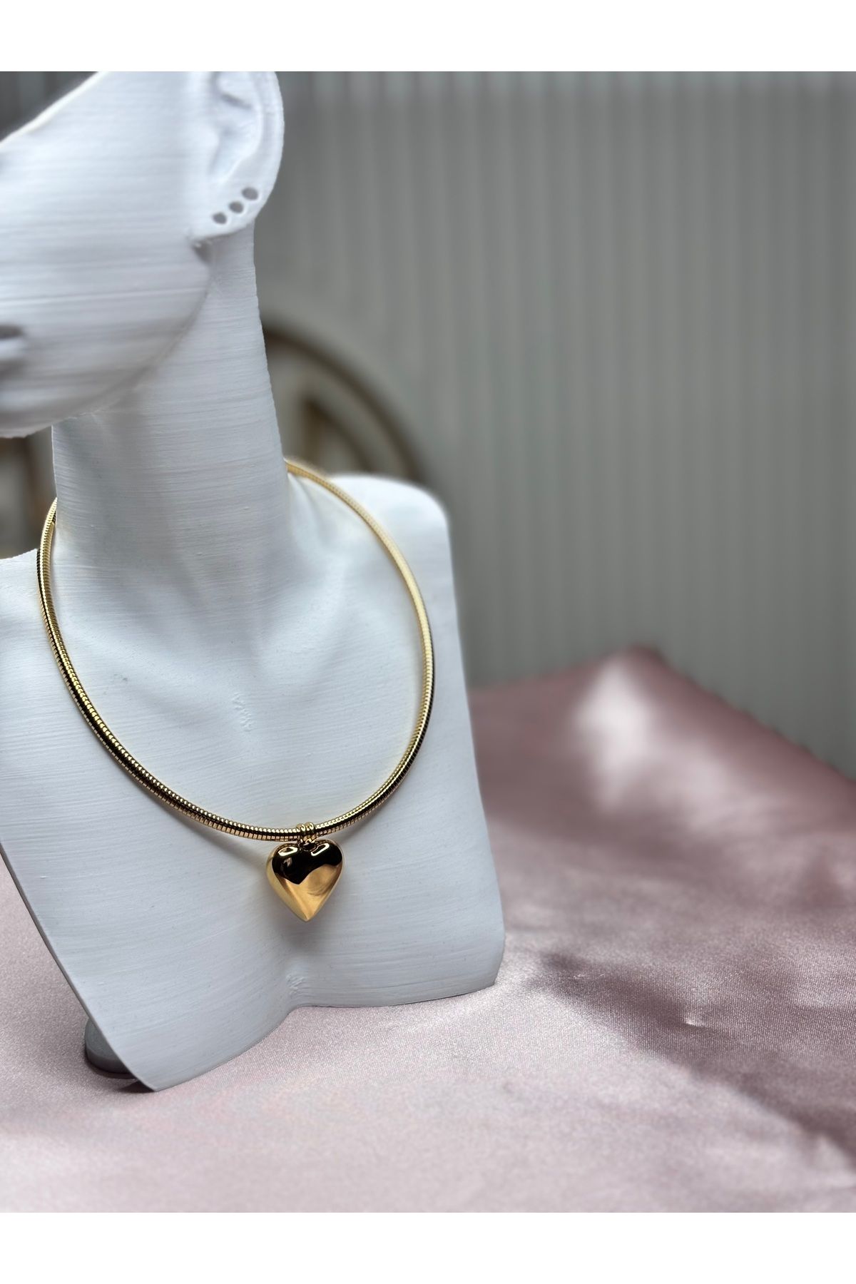 Glamour Ucu kalpli gold çelik kolye