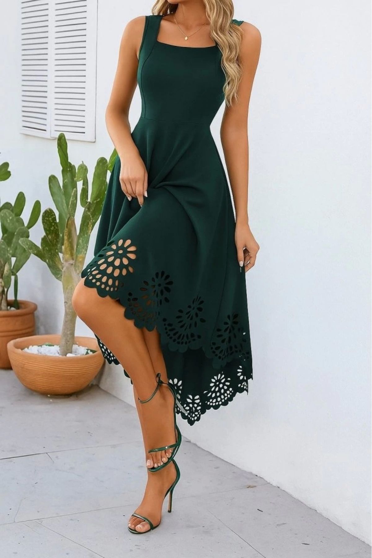 Butik Kadın Askılı Geometrik Yaka çiçek Lazer Kesim Ithal Krep Elbise