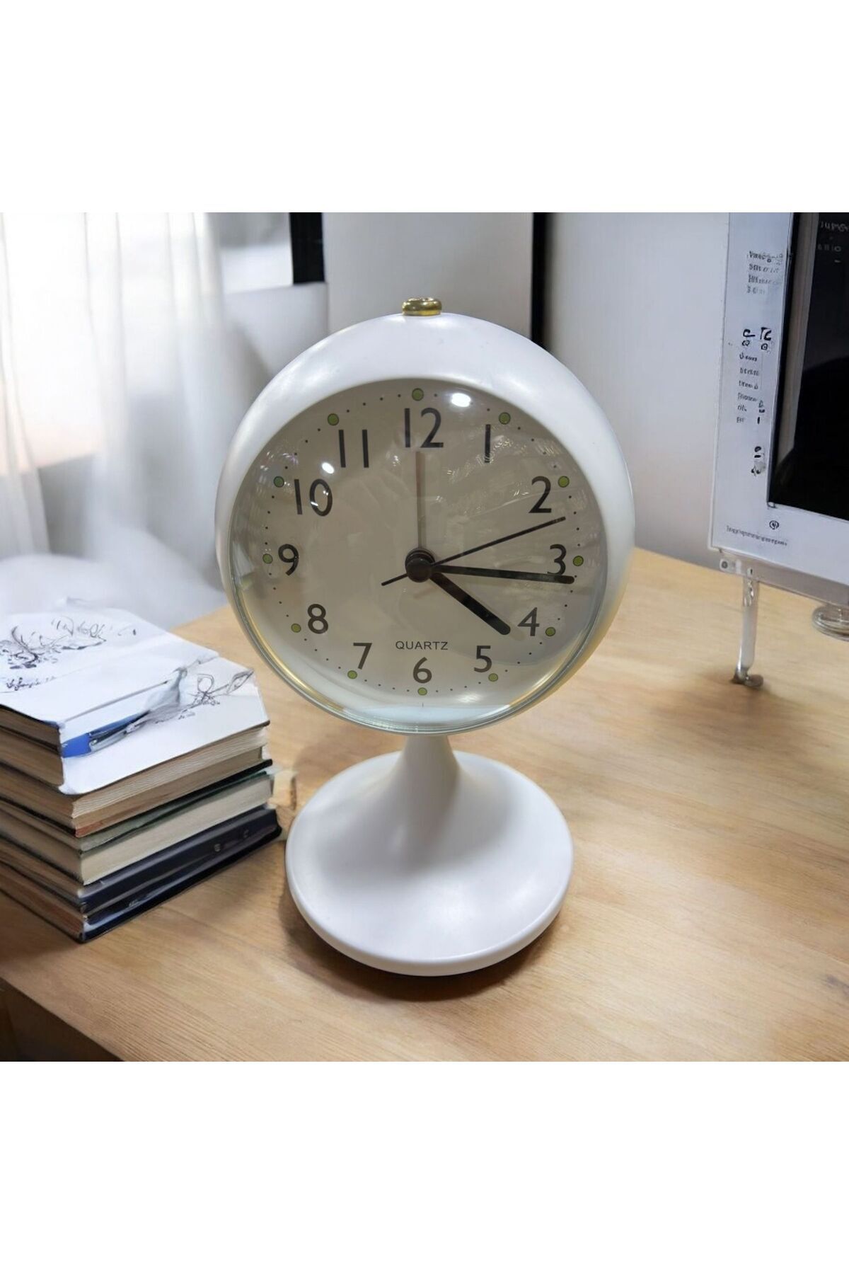 DEKORANLA Işıklı ve alarm özellikli şık metal masa saati, modern dekoratif tasarım