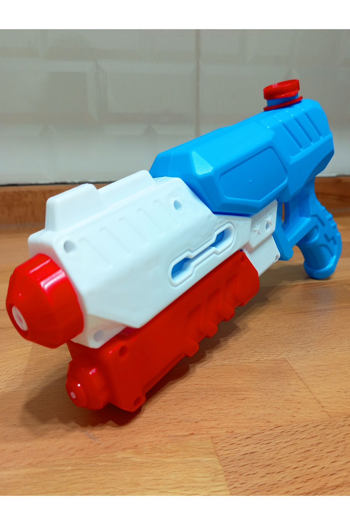 AboutThePerfect Büyük Boy Pompalı Su Tabancası 600ml, Eğlence ve Oyun İçin Mükemmel Seçenek