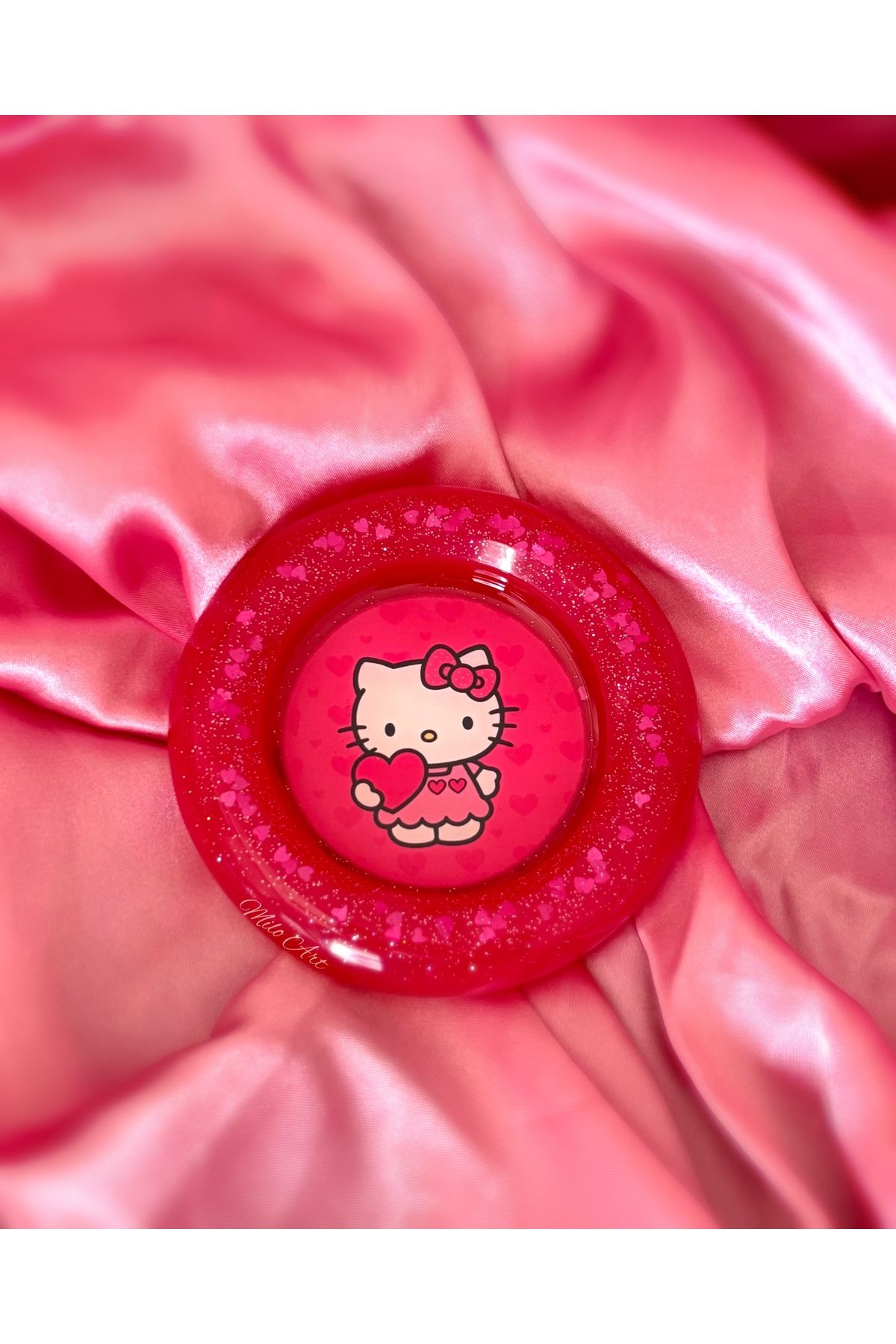 Milo Art El Yapımı Hello Kitty Simli ve Kalpli Pullu Yuvarlak Pembe Epoksi Küllük Kül Tabağı