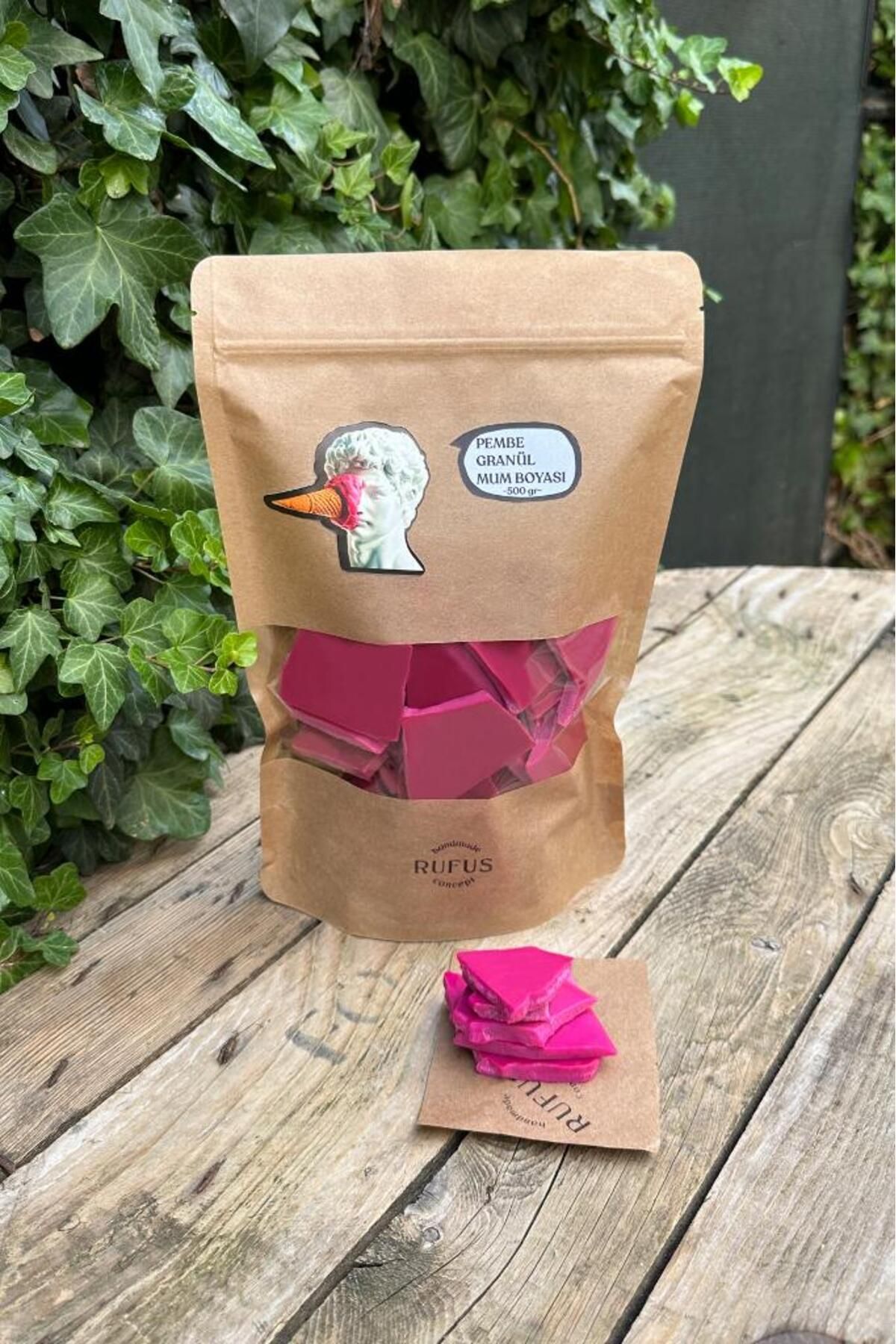 DEKORANLA Pembe Granül Mum Boyası 500gr, parlak ve canlı renkler, kolay kullanım.