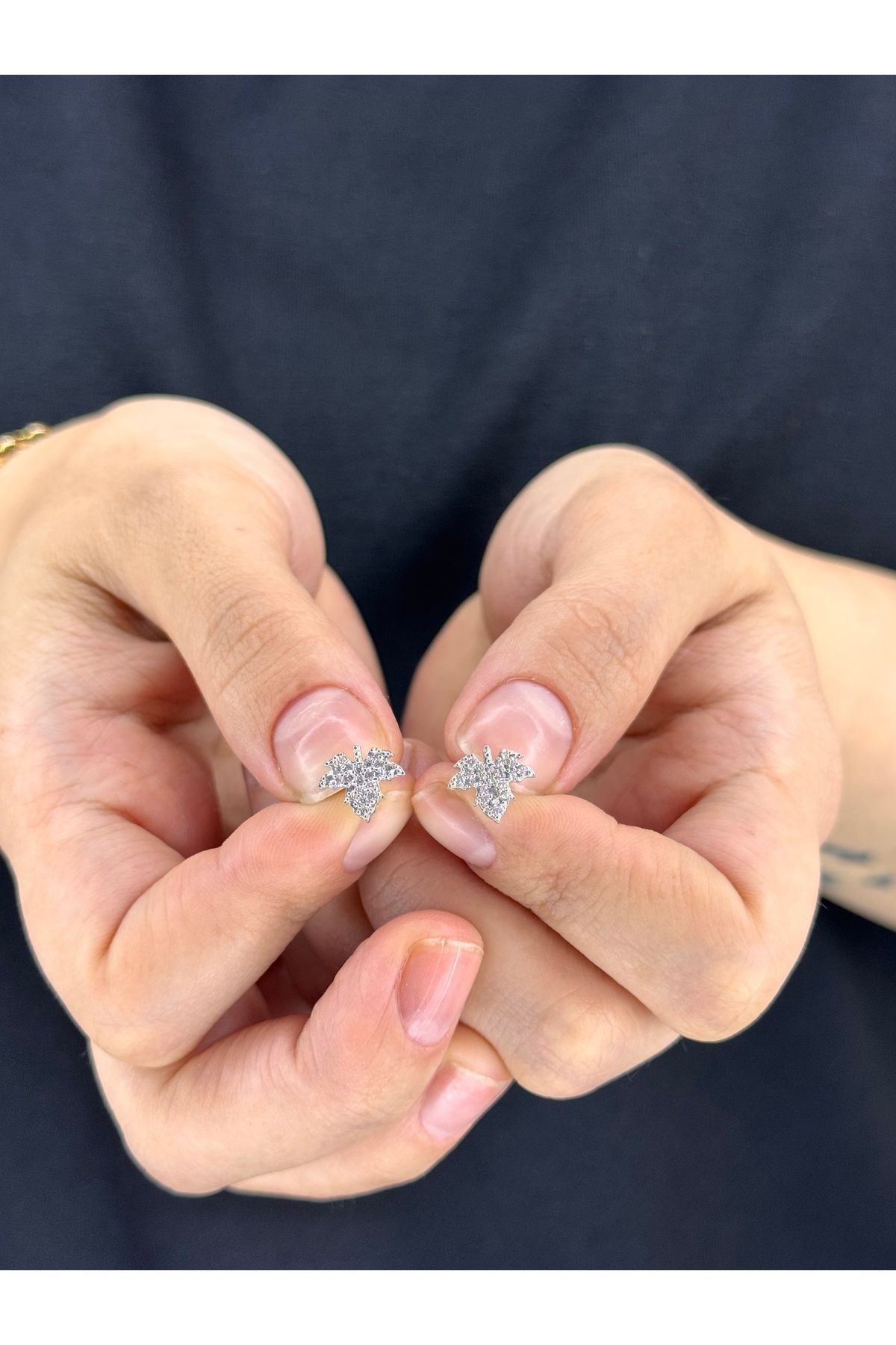 Azra Silver&Aksesuar 925 Ayar Zirkon Taşlı Çınar Yaprağı Gümüş Küpe