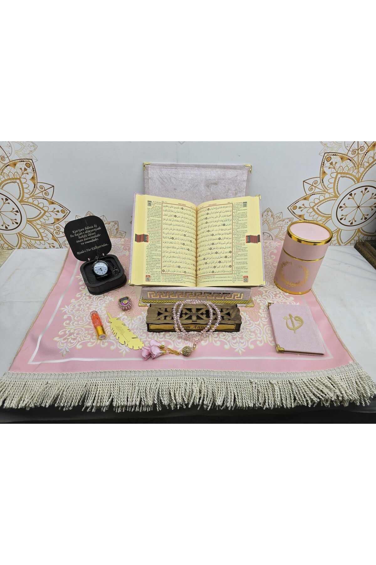 YİGİTECH KİŞİYE ÖZEL KURANI KERİM SETİ PEMBE RENK 01 MEALLİ KURANI KERİM SETİ