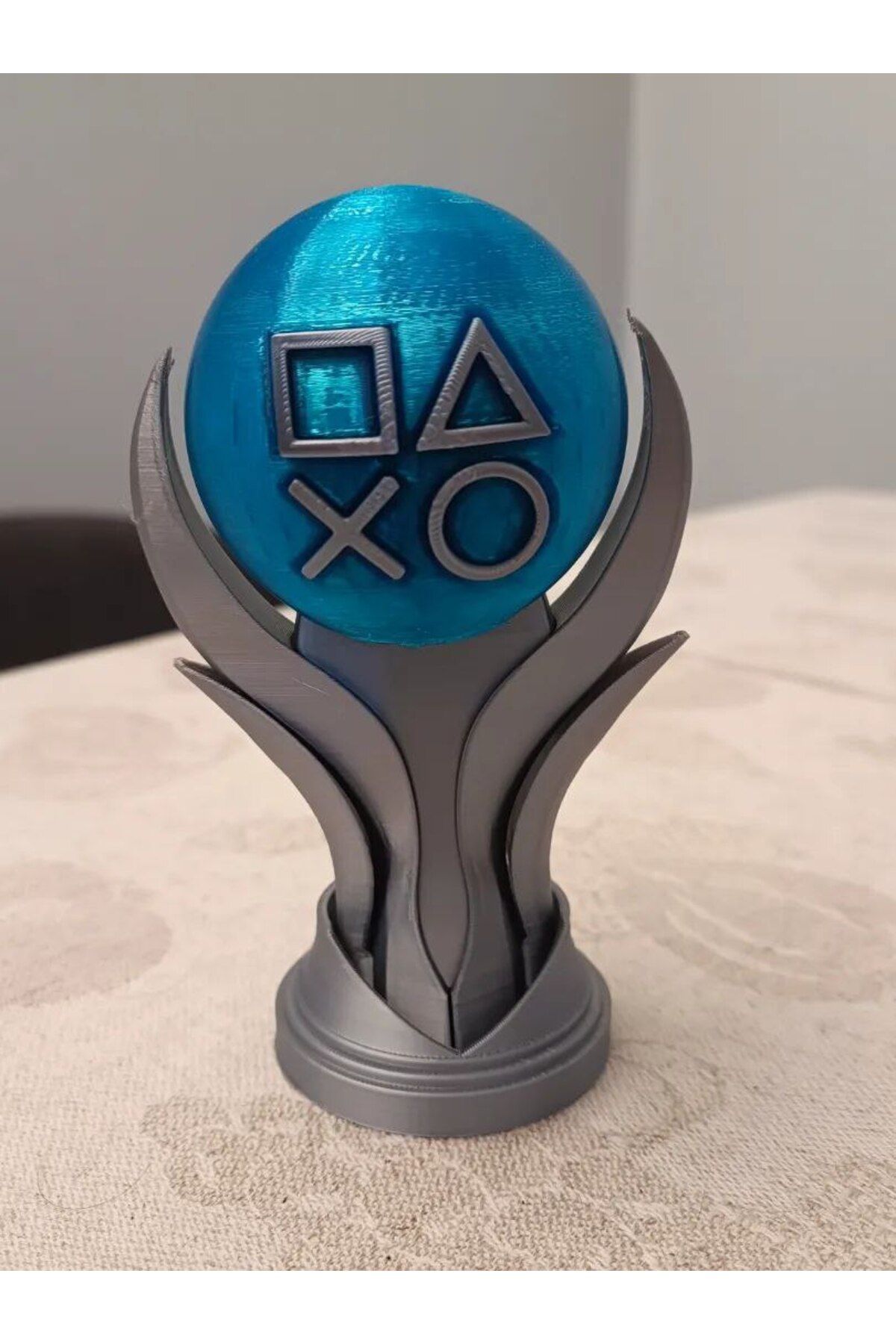 ValoriaConcept 🏆🔵 Platin Kupa Temalı PS KUPA – 3D Baskı Ödül Aksesuarı! 🎮✨