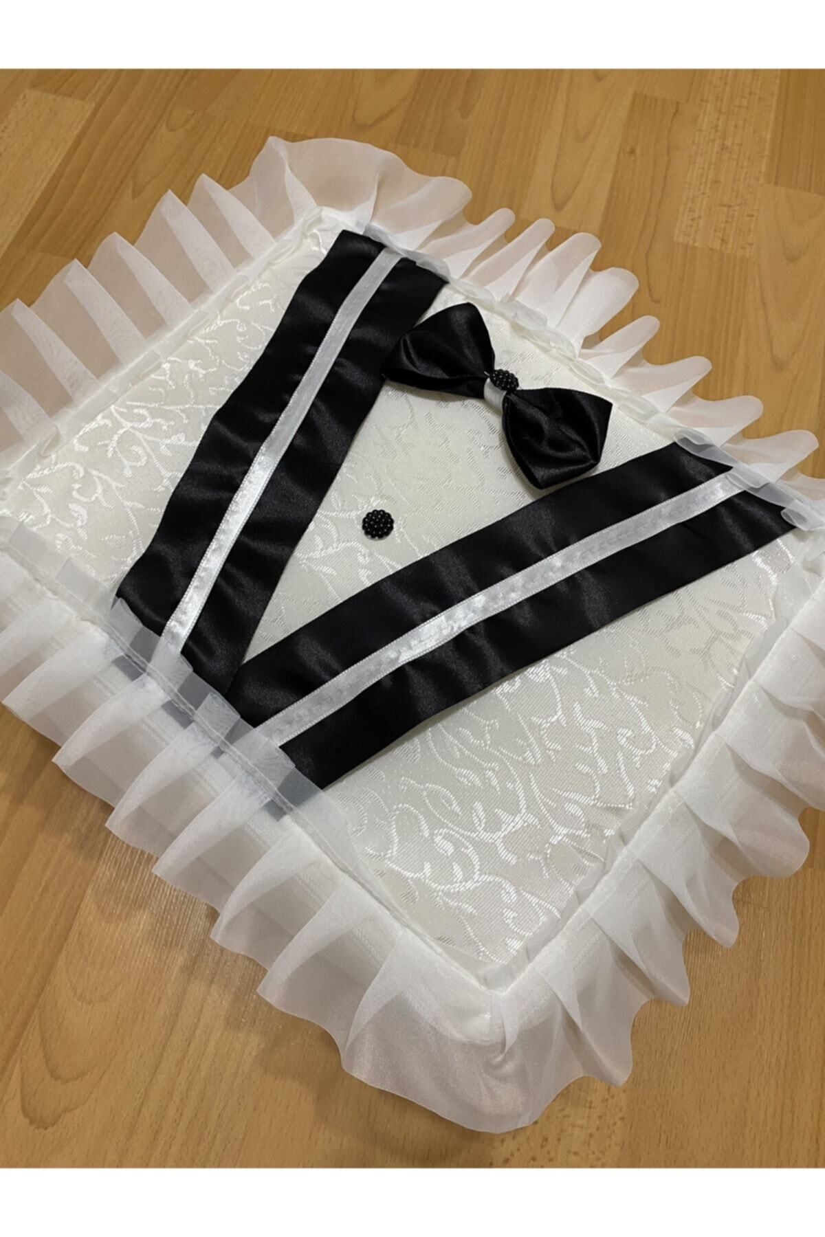 AboutThePerfect Şık Damat Figürlü Bohça 40x35 Söz Nişan Hurcu Çeyizlik Klasik Ekru