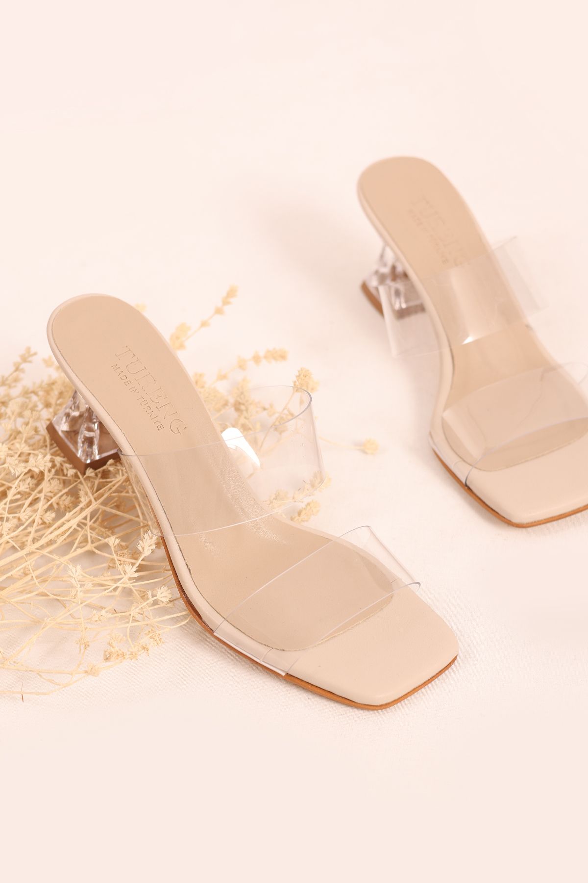 SHOESSHOPS Kadın Küt Burunlu Şeffaf Bantlı Topuklu Terlik