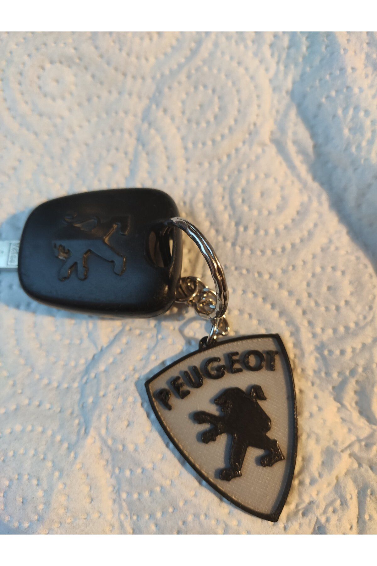 Lucest Peugeot Logolu Anahtarlık (Plastik Aparattır!!!)