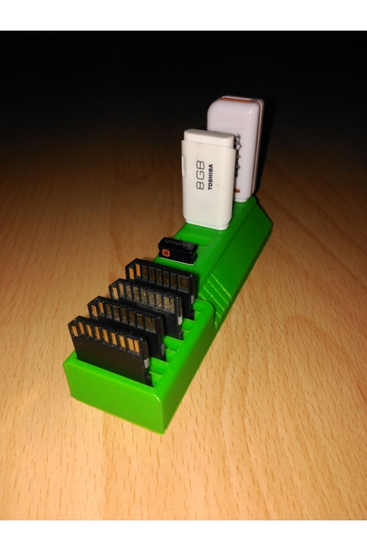 Lucest Yeniden Boyutlandırılmış USB ve SD Kart Tutucu (MP Mini V2'ye uyar) (Plastik Aparattır!!!)