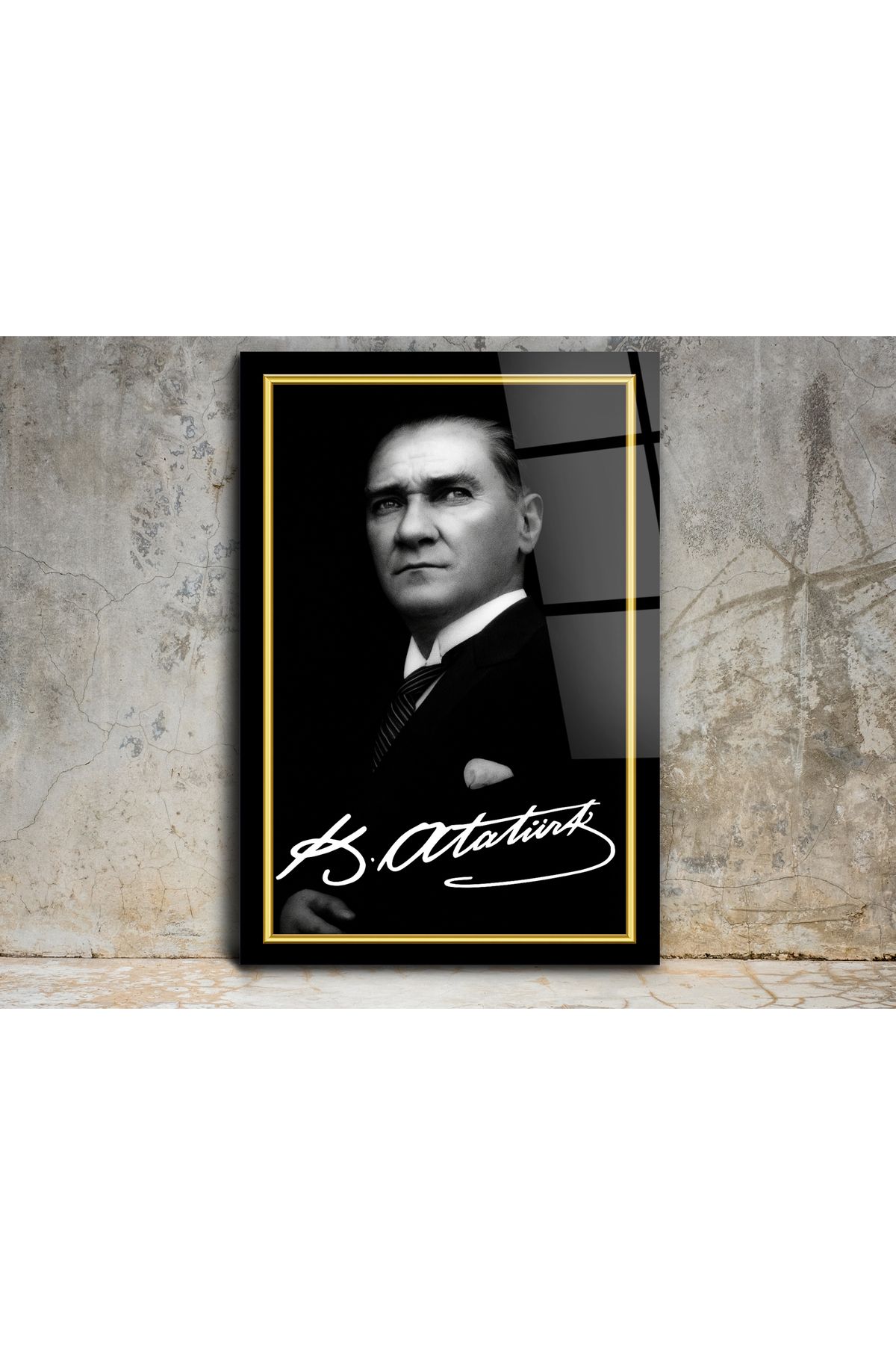 Pixel Decoration İmzalı Atatürk Portresi Cam Tablo - Atatürk Tablosu - Modern Ev ve Ofis Dekoru