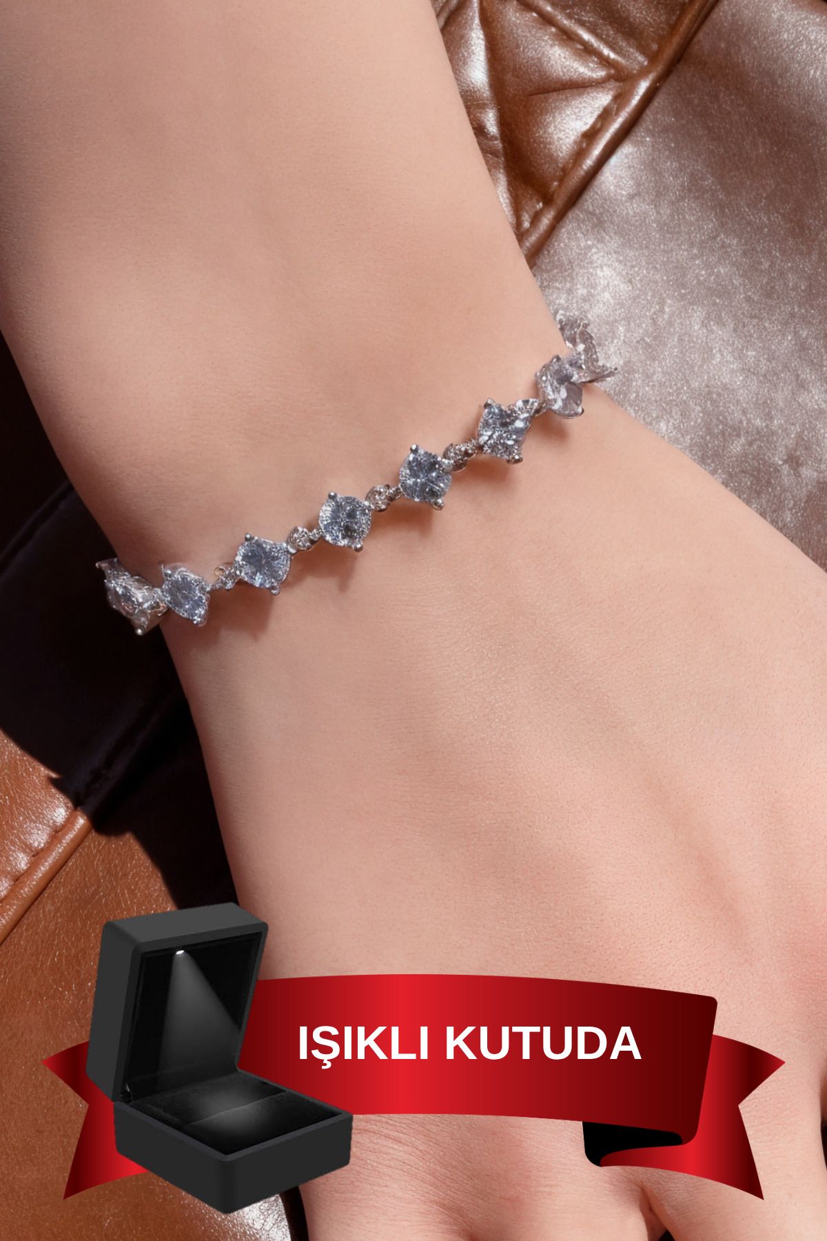 CARAT STONE Pırlanta ışıltılı ışıklı kutuda 925 ayar gümüş , sıralı tektaş kadın bileklik