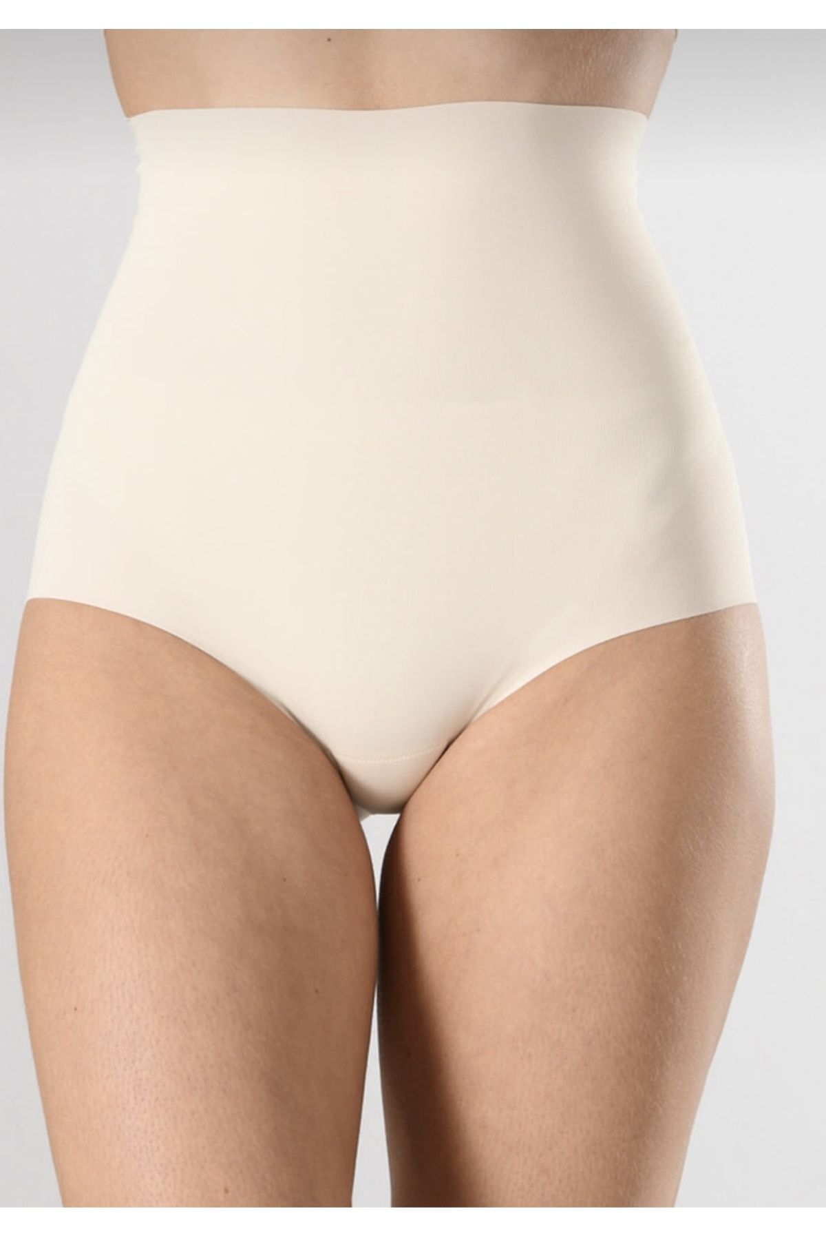 AboutThePerfect Dikişsiz, konforlu ve şık soft külot korse, rahat ve estetik kullanım sağlar.
