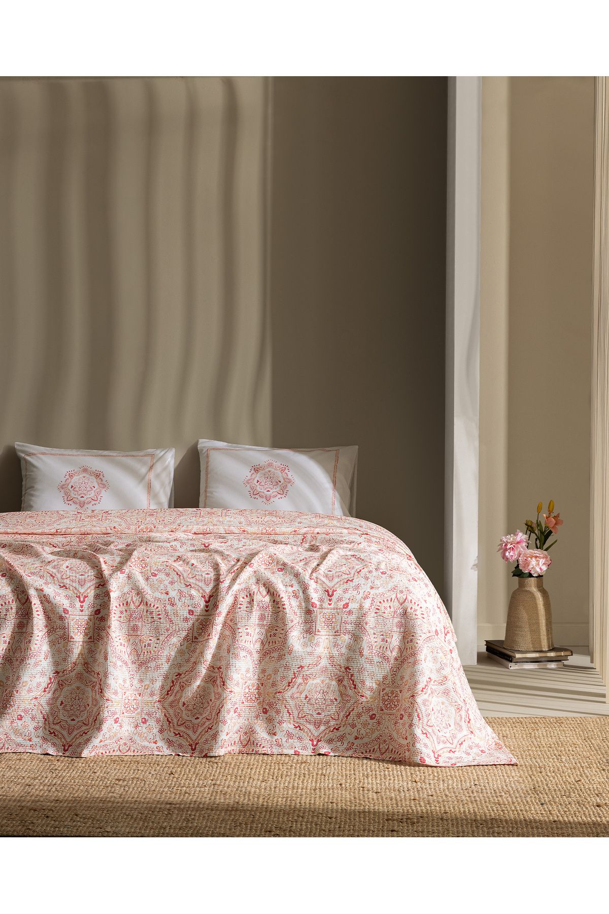 Madame Coco Alard King Size %100 Pamuk Karde Baskılı Pike Takımı - Mercan