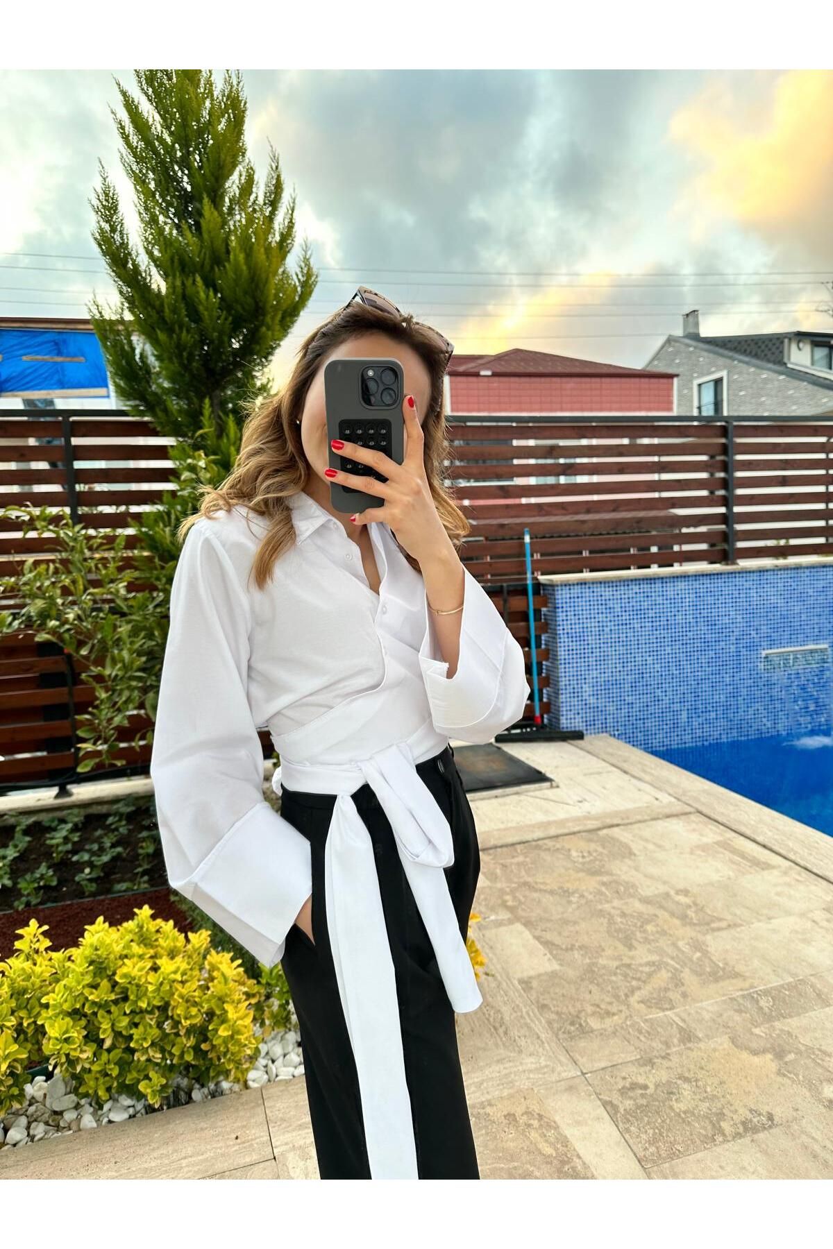 ESMA GÜL BUTİK Bağlama Detaylı Beyaz Kadın Gömlek