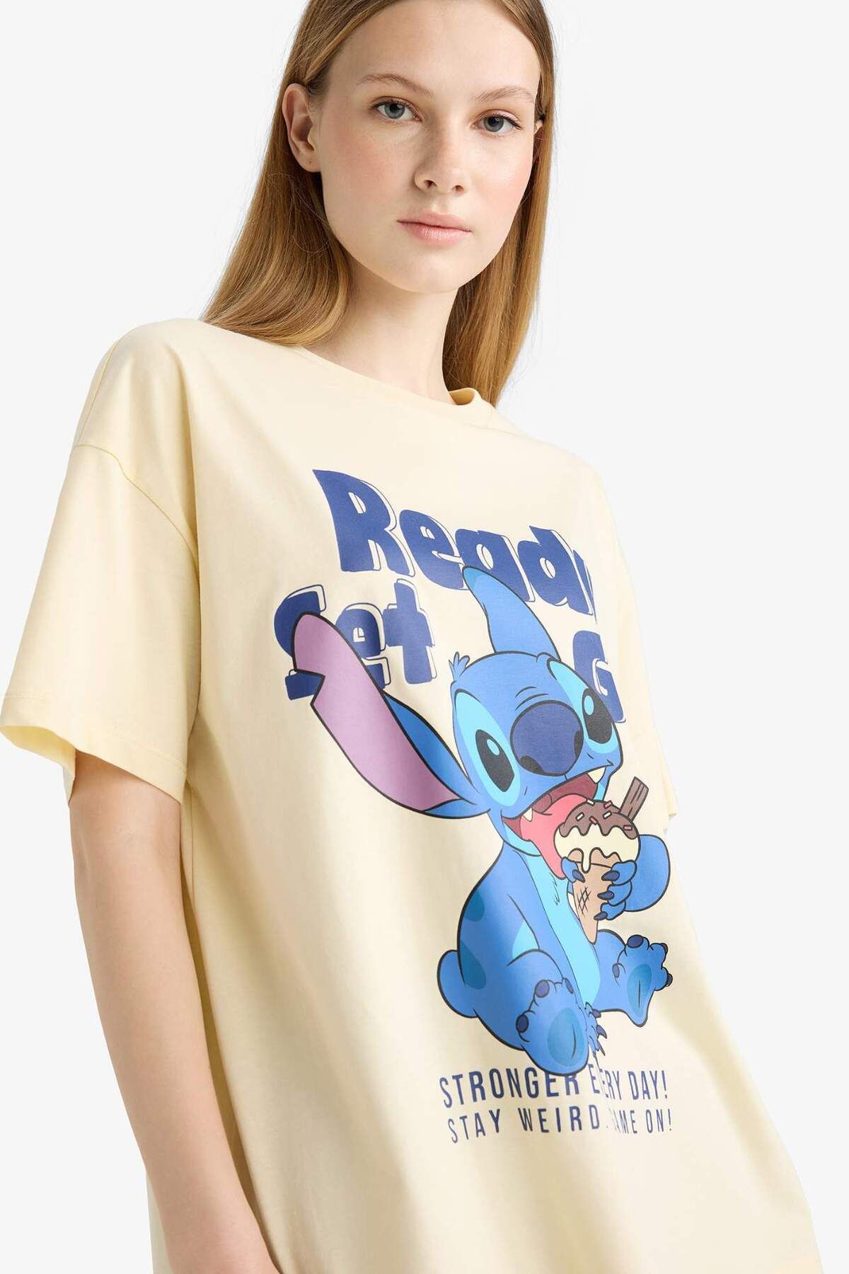 DeFacto Coool Disney Lilo & Stitch Oversize Geniş Kalıp Baskılı Kısa Kollu Tişört F5158AX25SM