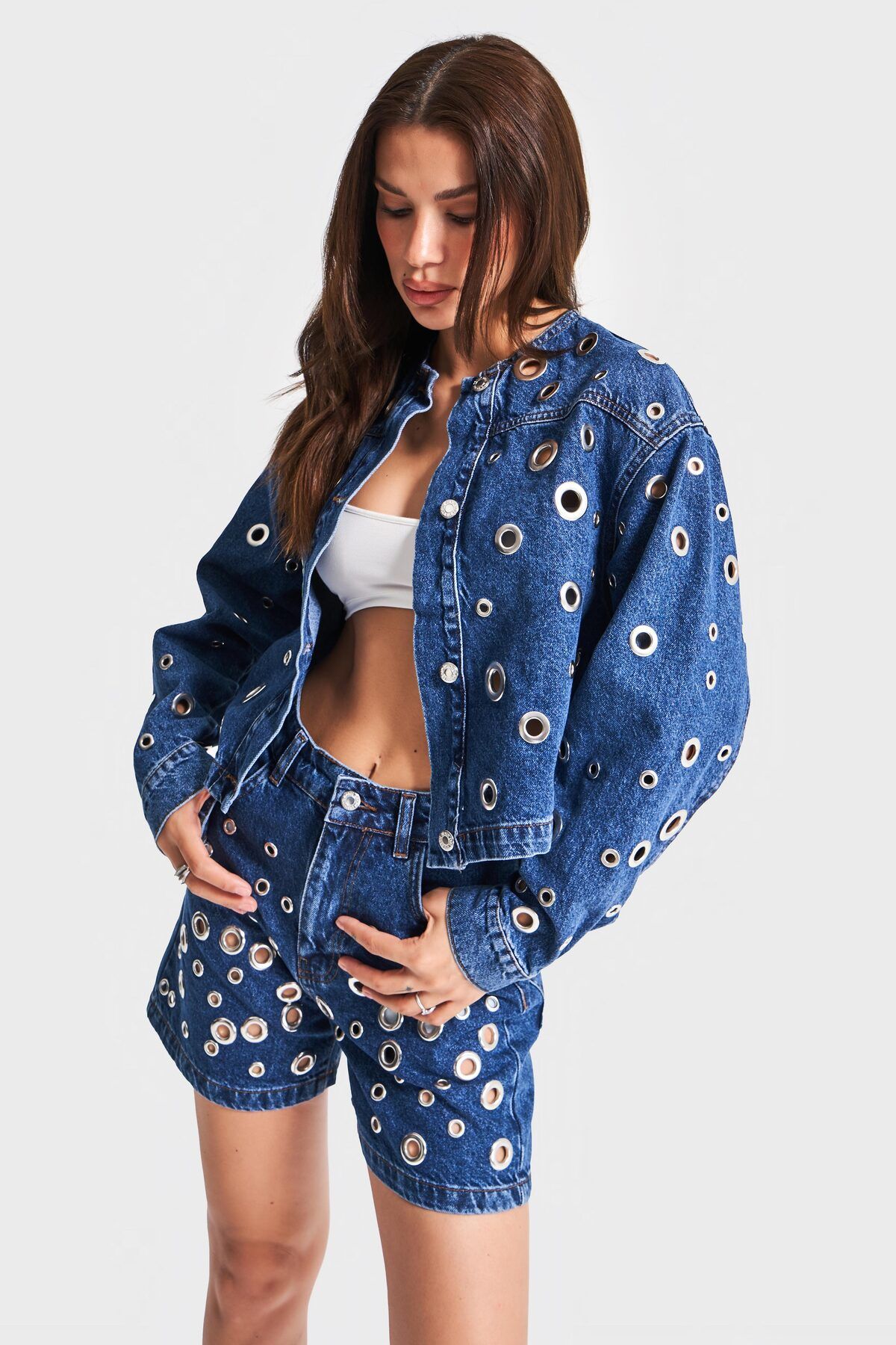 its basic Kadın Mavi Renk 1s5-5 Kuş Gözü Detaylı Crop Oversize %100 Koton Tasarım Denim Ceket