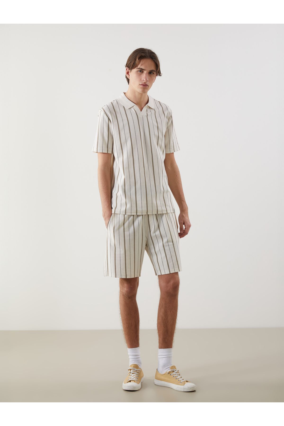 LC Waikiki Polo Yaka Çizgili Erkek Dokulu Tişört