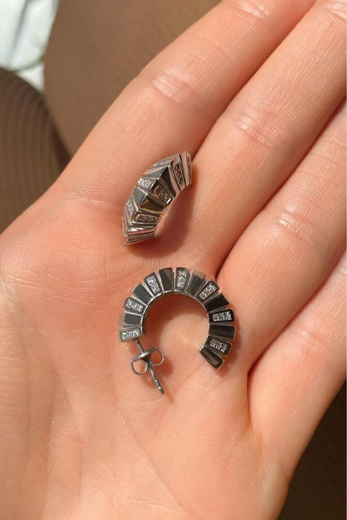 Spossy Silver Jewelry Yarım Halka Küpe