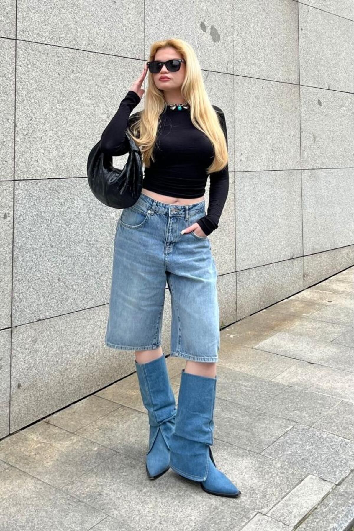 bases. Mavi Baggy Denim Bermuda Şort