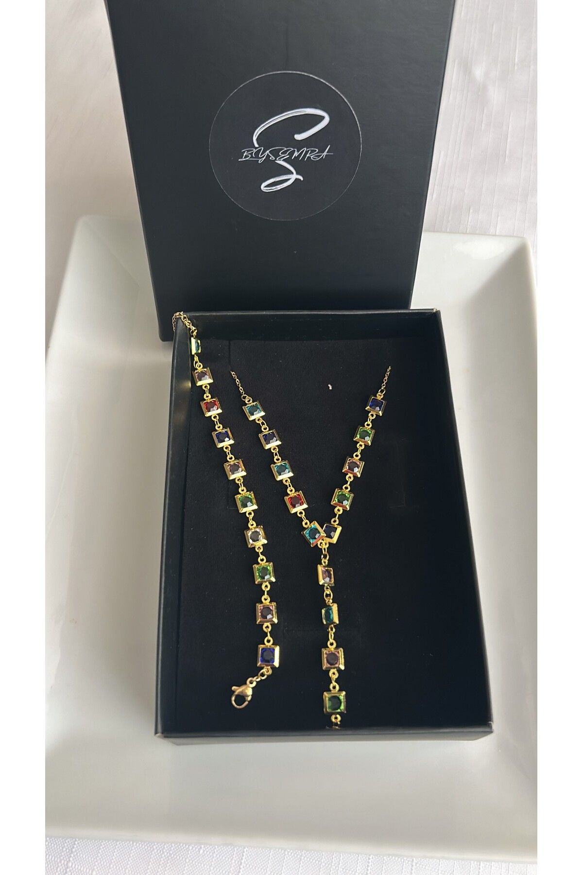 By Semra Paslanmaz Çelik Kare Zirkon Renkli Taşlı Gold Zincirli Y Kolye & Bileklik Seti