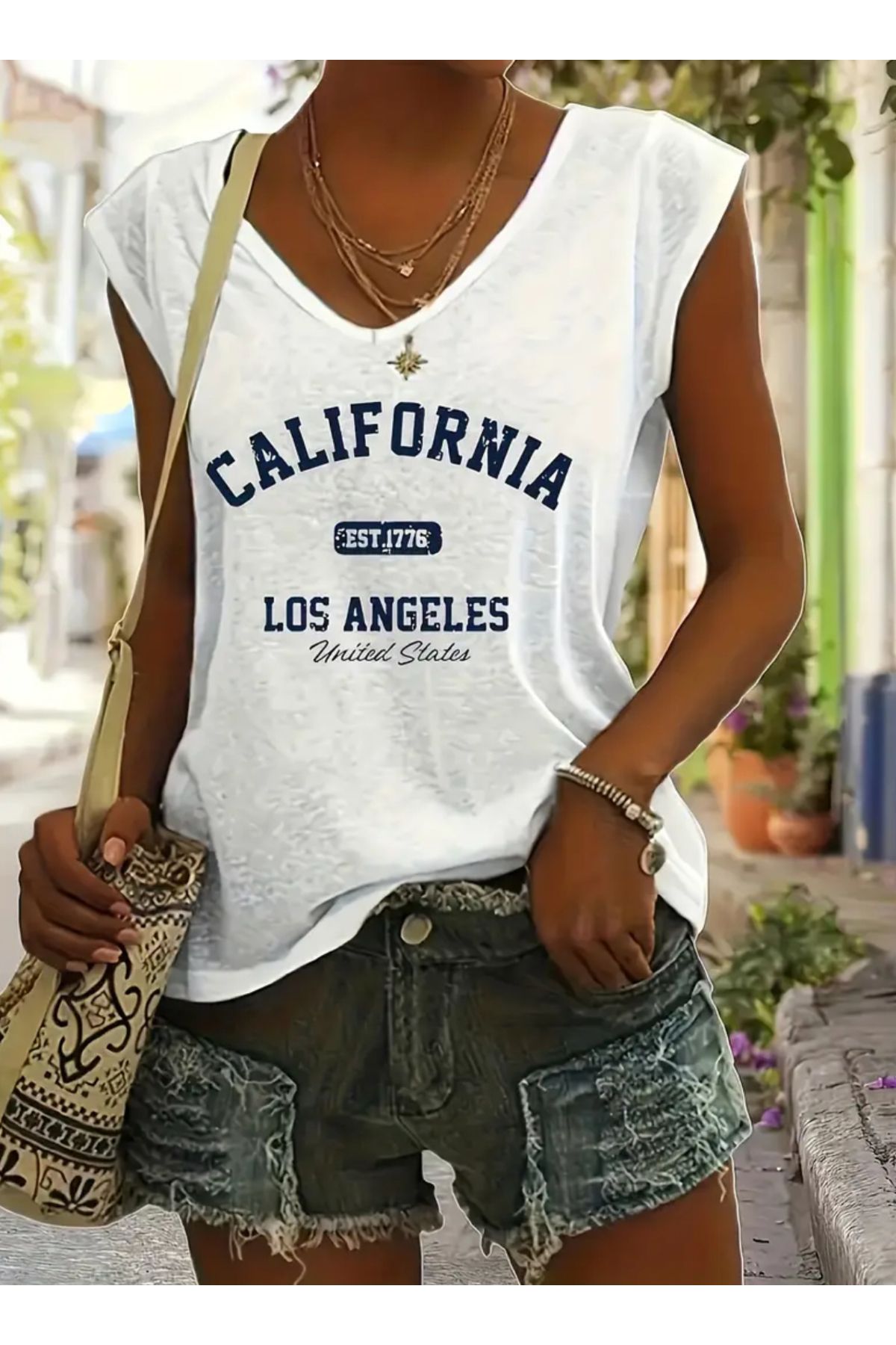 So Iconic California baskılı Rahat Kesim V Yaka Tişört M Beden