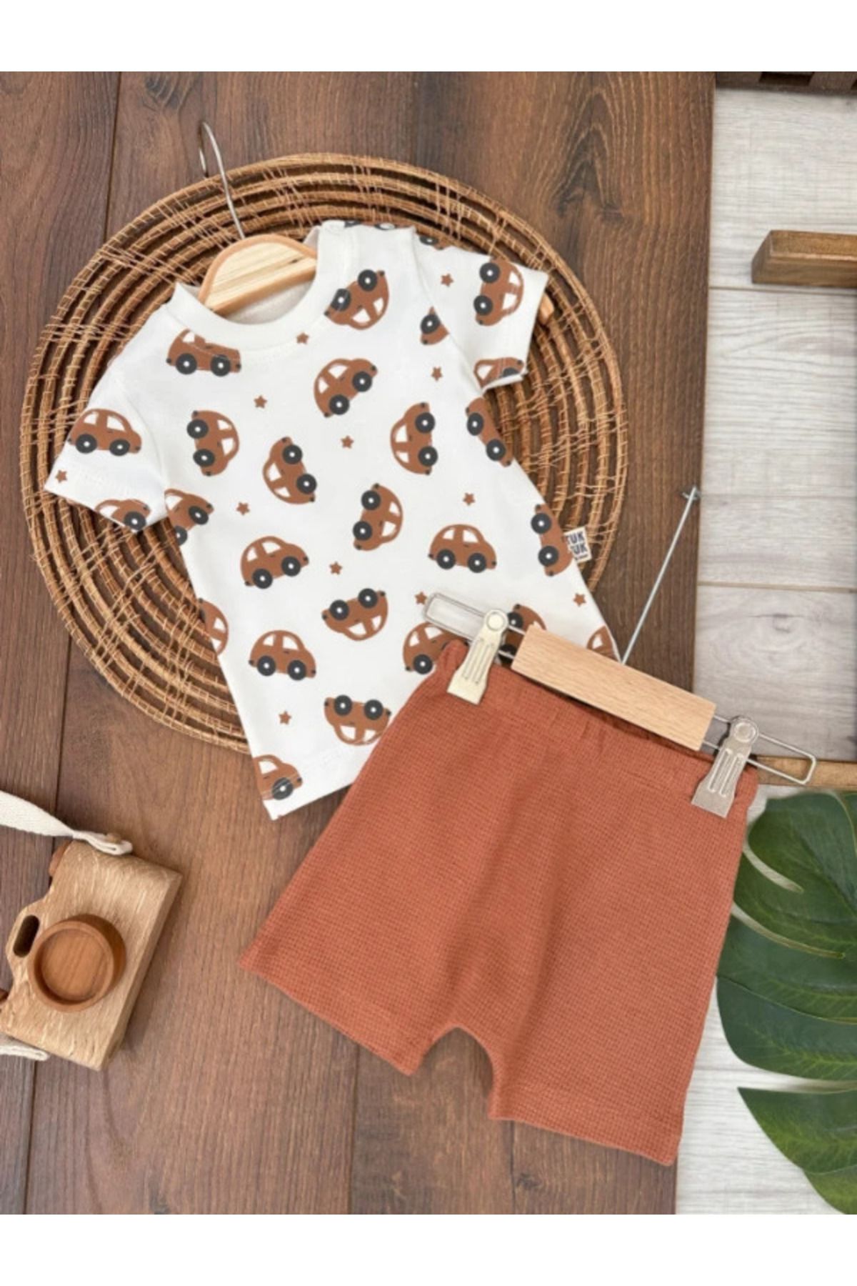 BİSCOİ babybiscoi Renkli Araba Baskılı Yakası Çıtçıtlı Erkek Bebek 2'li Takım