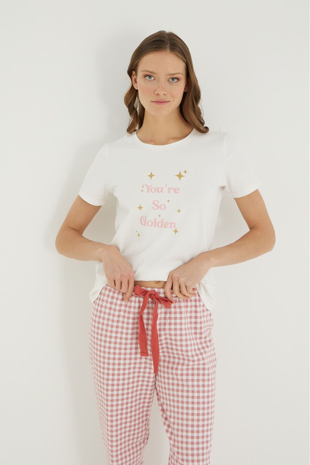 İPEKTENİM Pötikareli Yazı Baskılı Paçası Manşetli Pijama Takımı