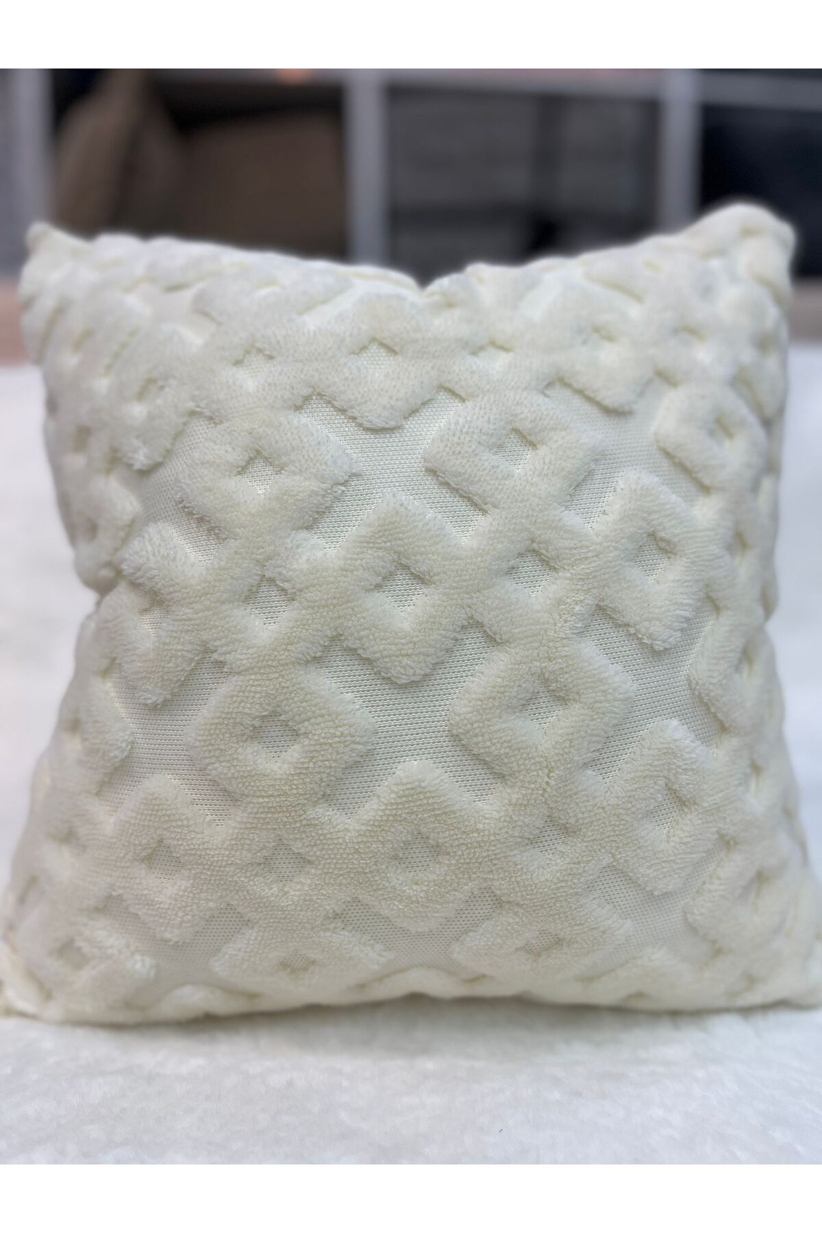 Evinde Tekstil Peluş Kırlent Kılıfı