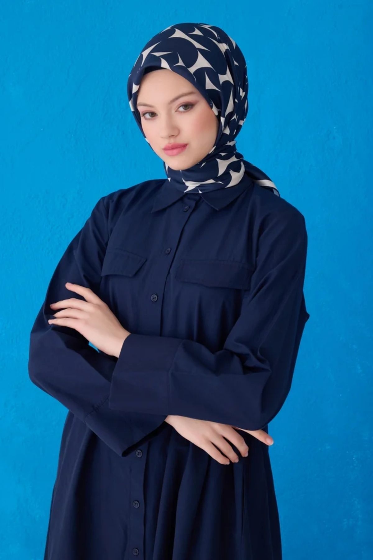 Belli Twill İpek Eşarp 4117D Geometrik Desen Lacivert-Beyaz-81