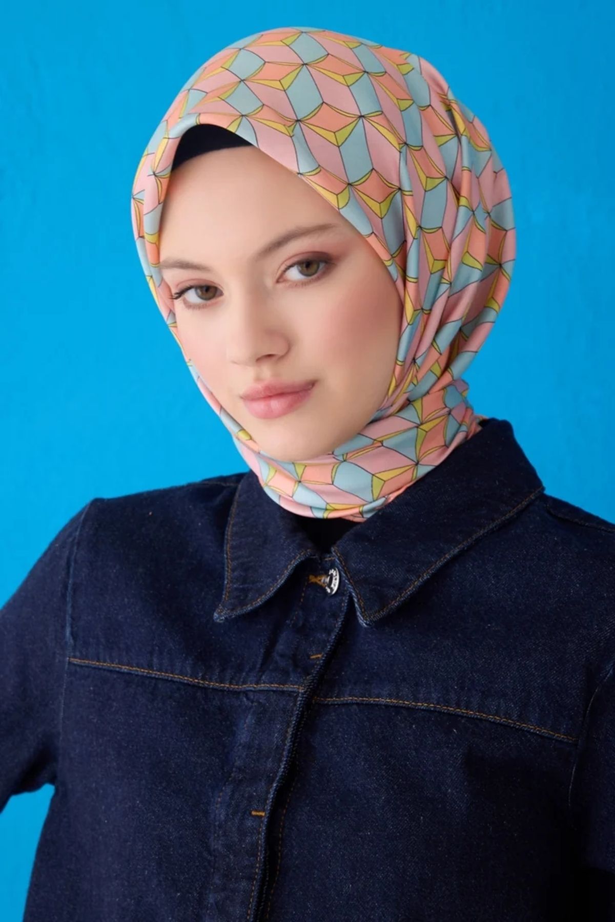 Belli Twill İpek Eşarp 4112D Geometrik Desen Pudra-Bebe Mavisi-02