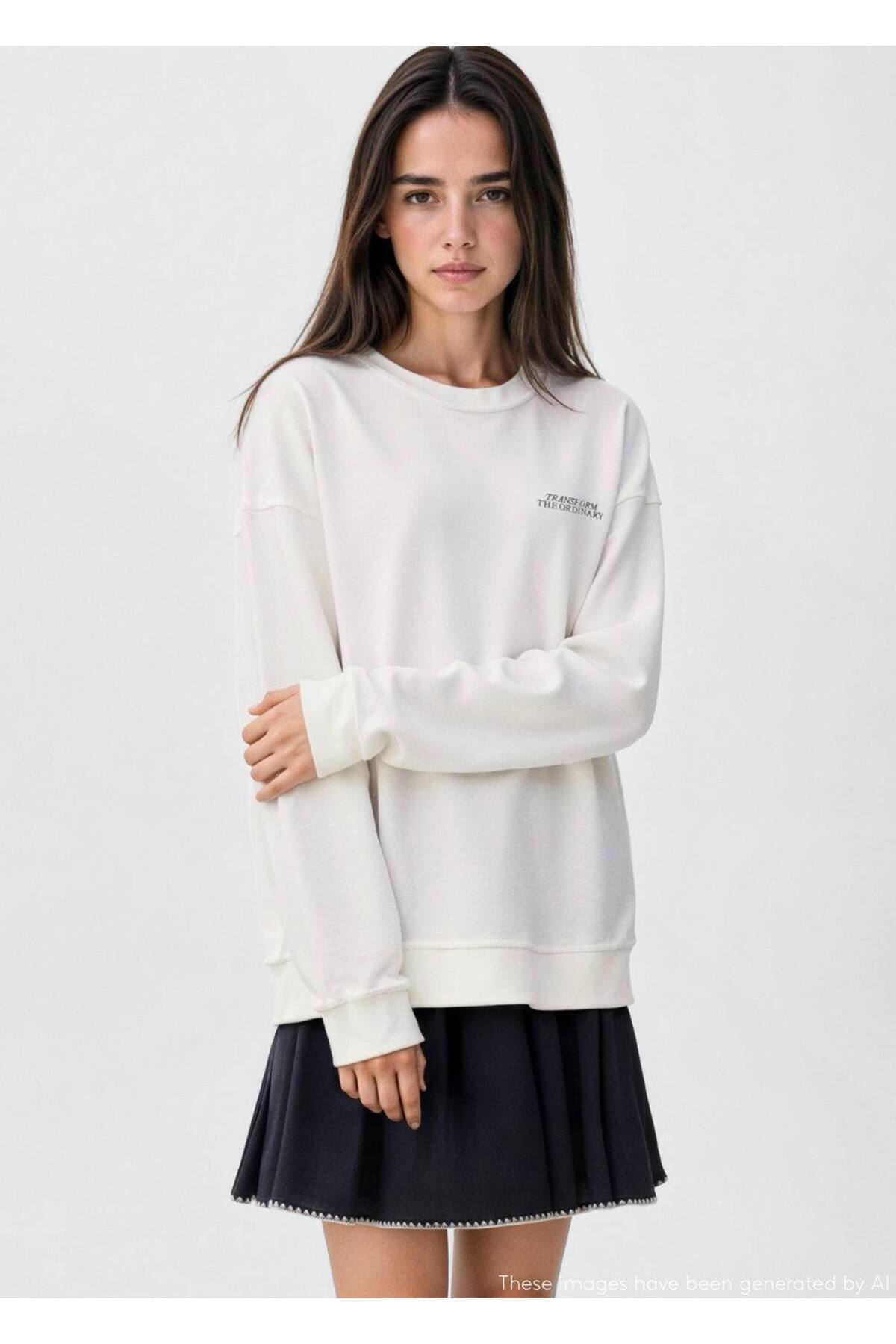 Kelebek desenli sweatshirt