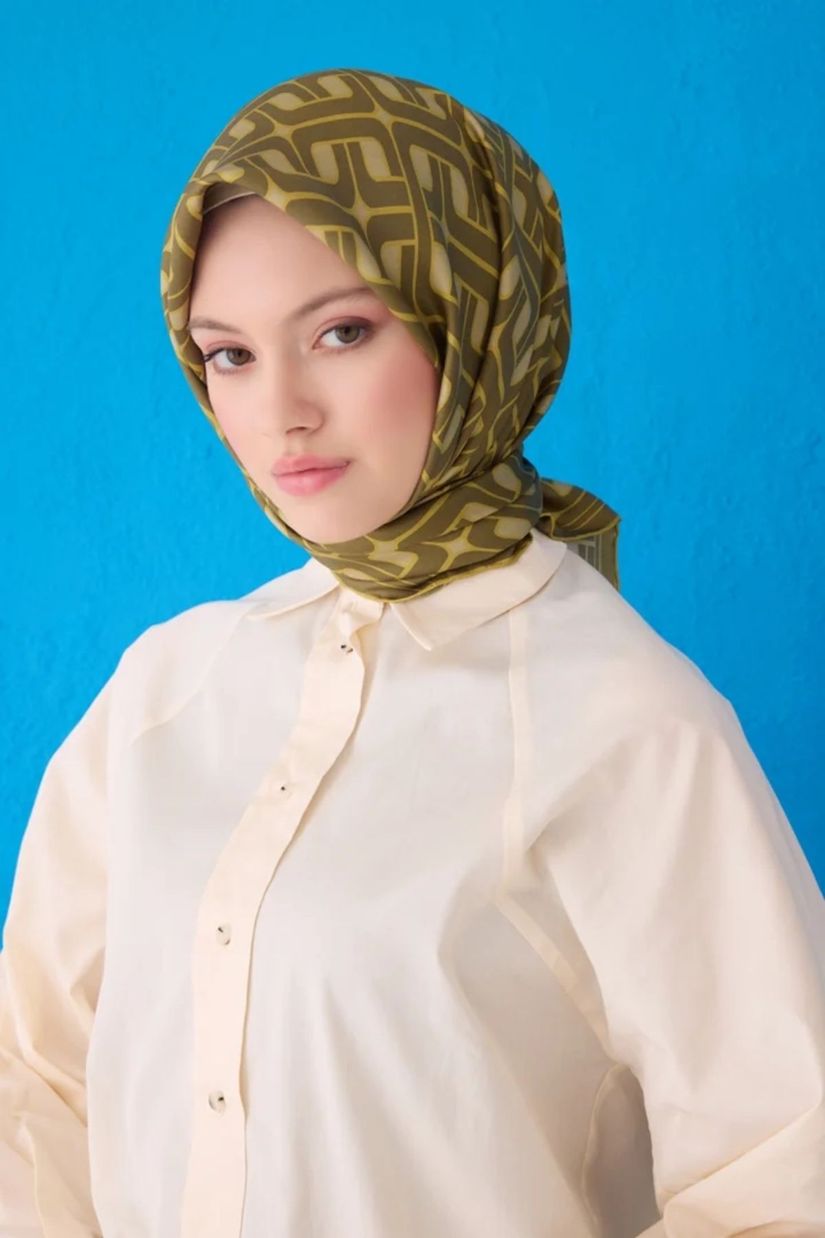 Belli Twill İpek Eşarp 4118D Geometrik Desen Çok Renkli 2