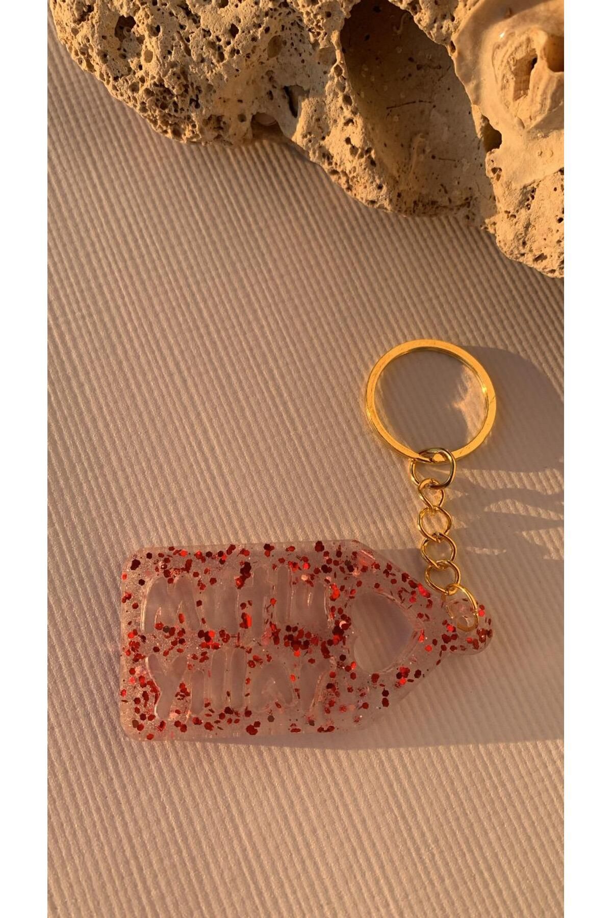 MISS GOLDEN Şeffaf Epoksi Kırmızı Sim Süslemeli Yılbaşı Temalı Gold Aksesuarlı Anahtarlık El Yapımı Hediyelik
