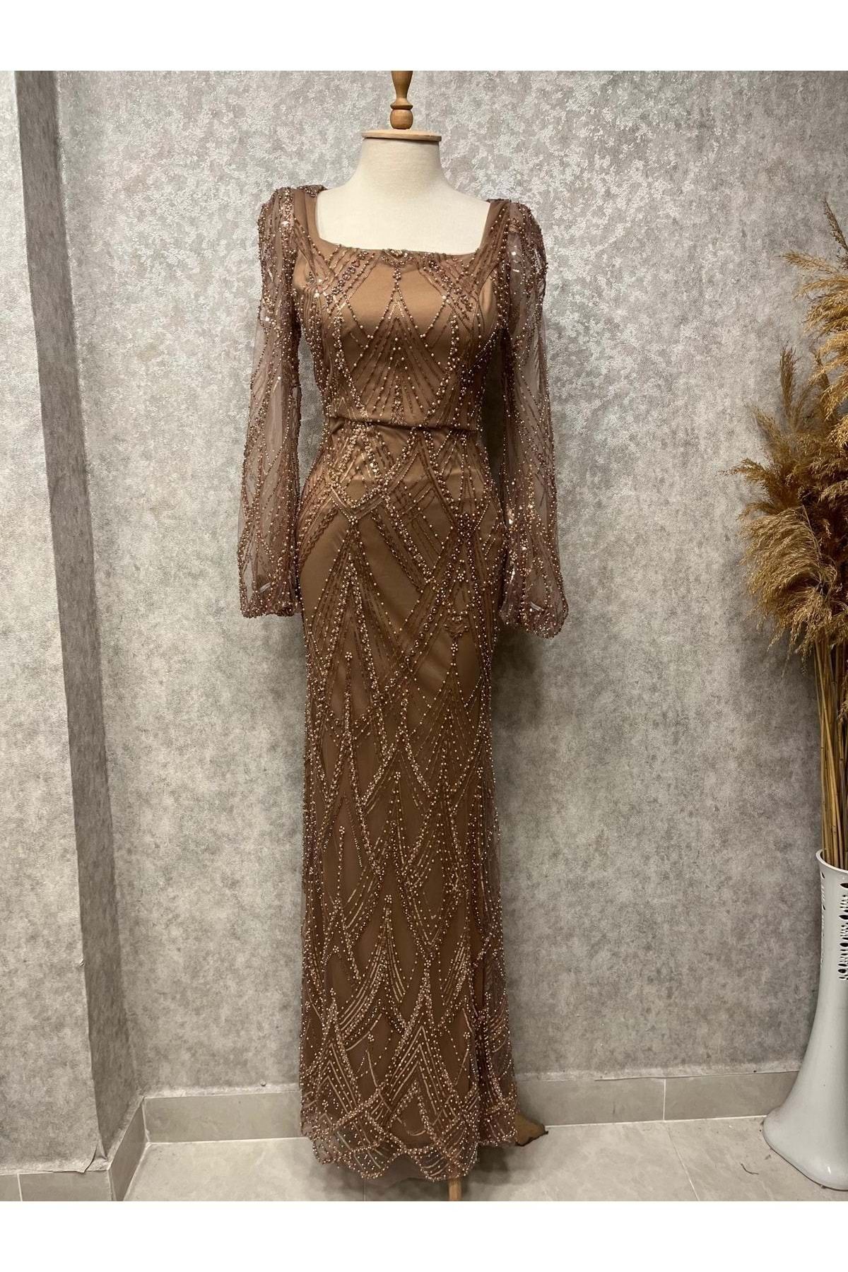 Duman 25Y5186 ABİYE AÇIK KOMPLE TAŞ VE PUL İŞLEMELİ KARE YAKA BRONZ